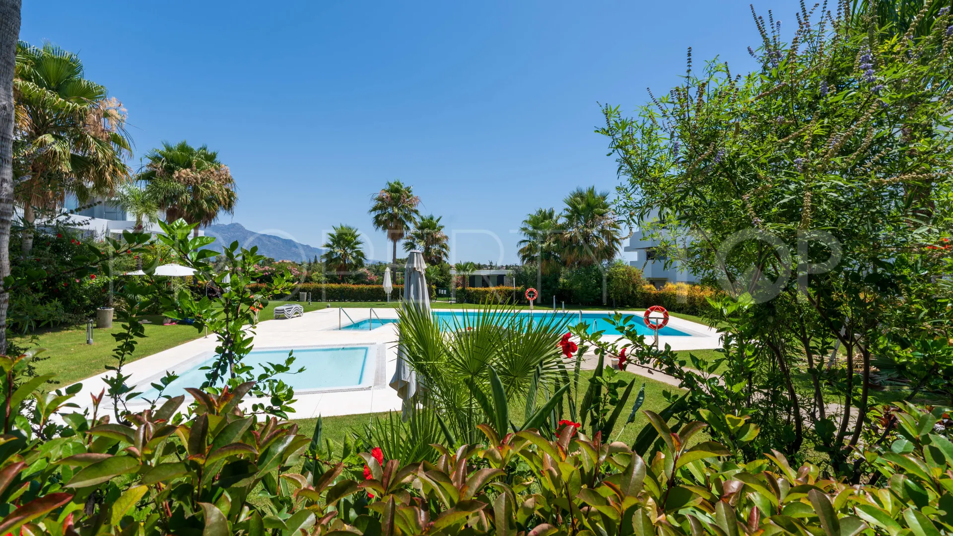 2 bedrooms Marques de Guadalmina duplex penthouse for sale