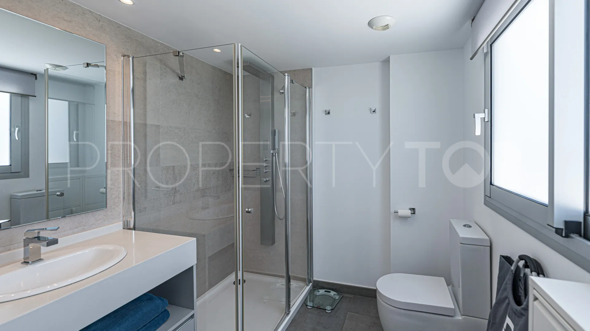2 bedrooms Marques de Guadalmina duplex penthouse for sale