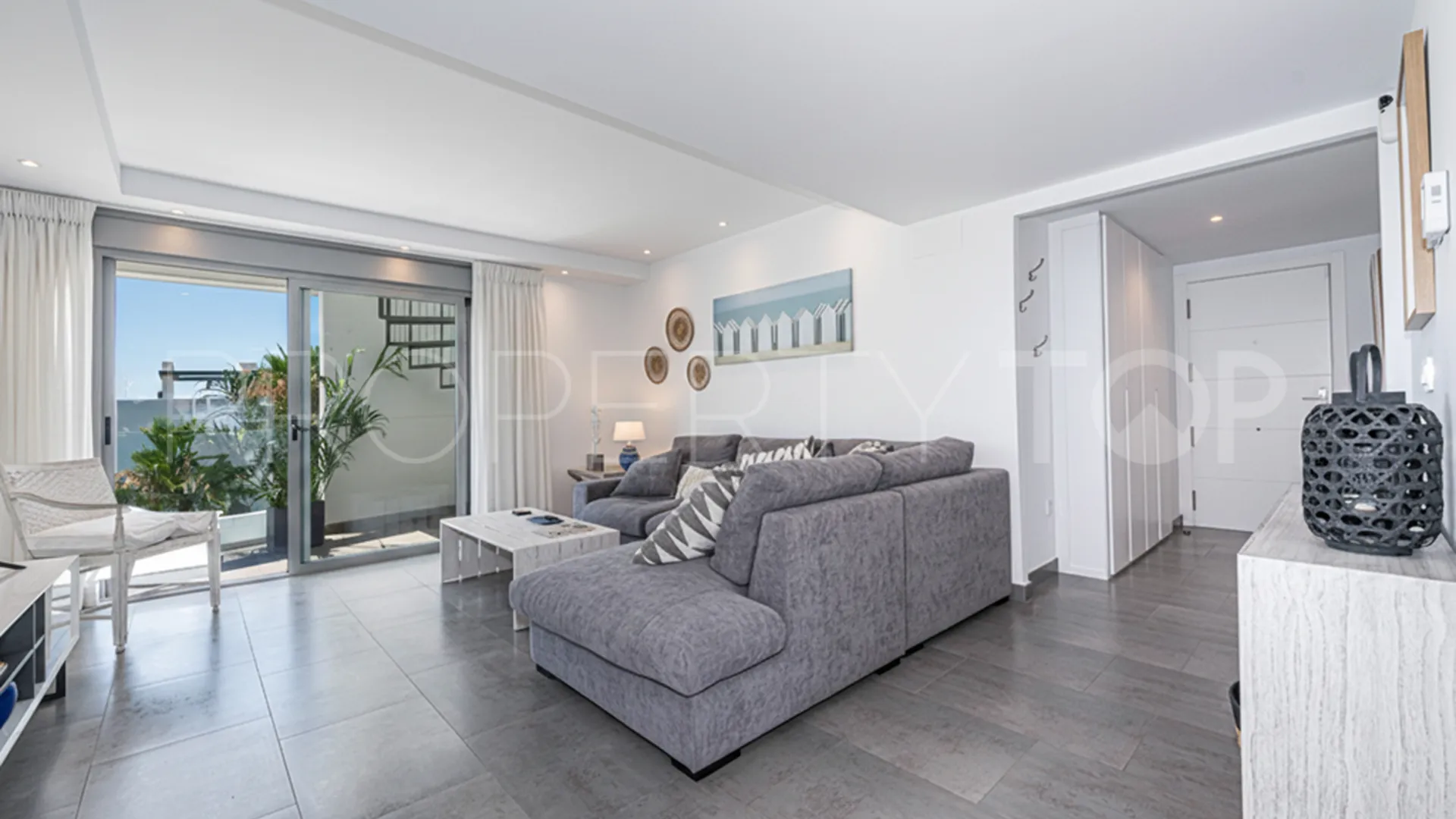 2 bedrooms Marques de Guadalmina duplex penthouse for sale