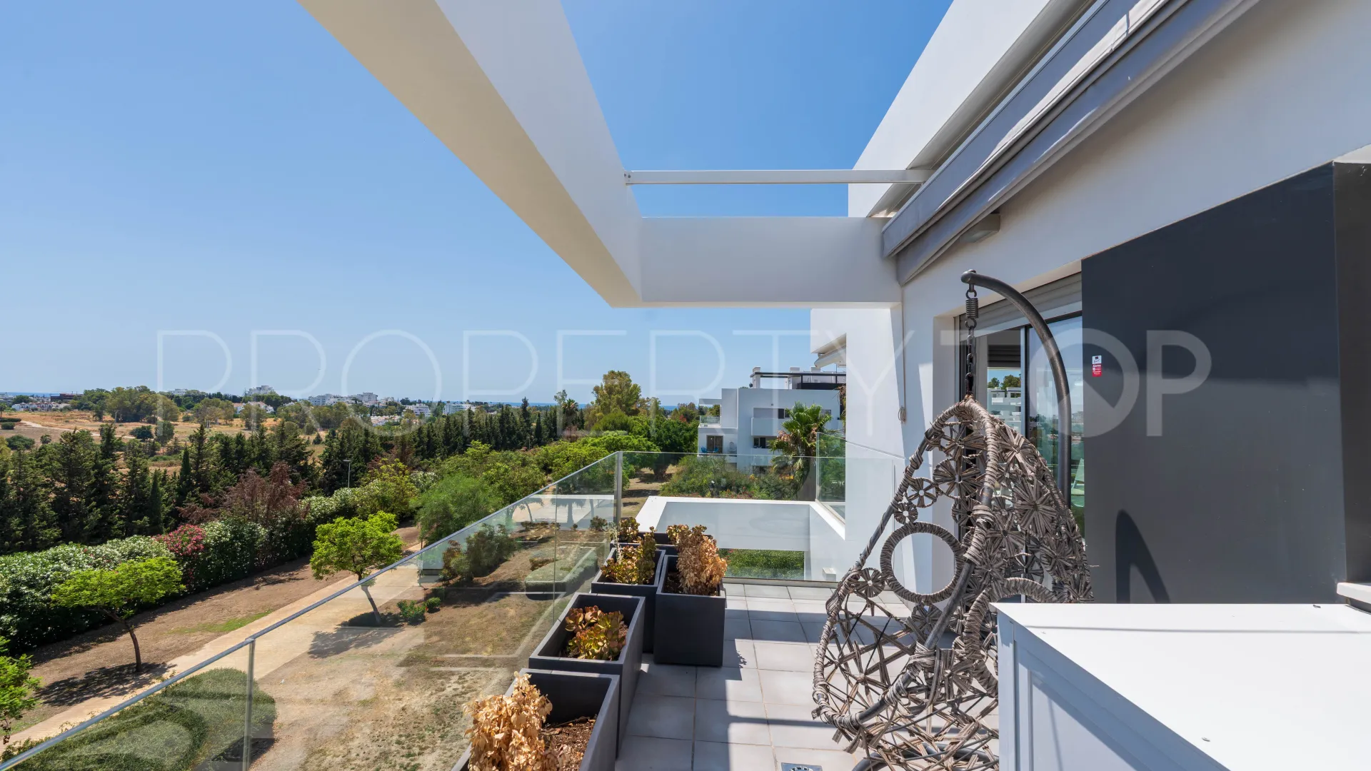 2 bedrooms Marques de Guadalmina duplex penthouse for sale