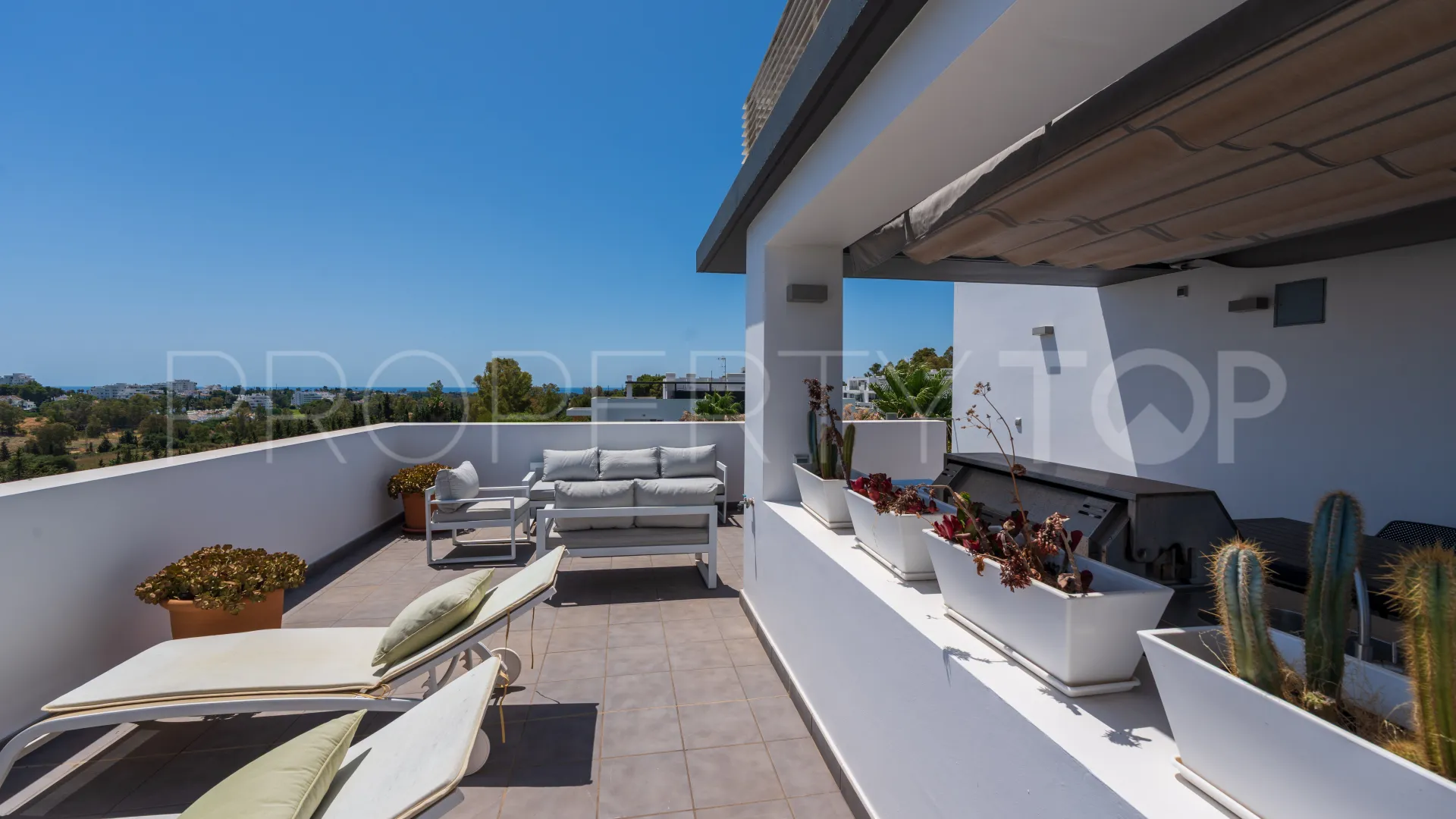 2 bedrooms Marques de Guadalmina duplex penthouse for sale