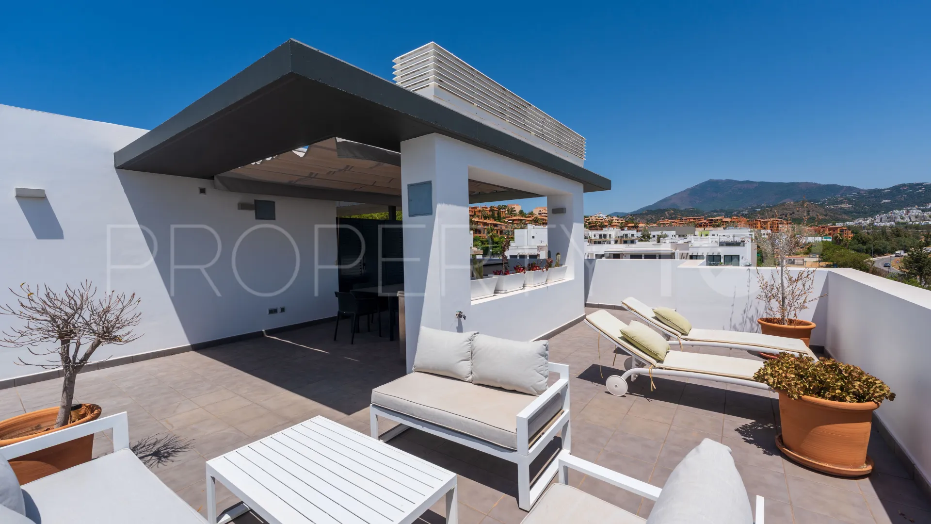 2 bedrooms Marques de Guadalmina duplex penthouse for sale