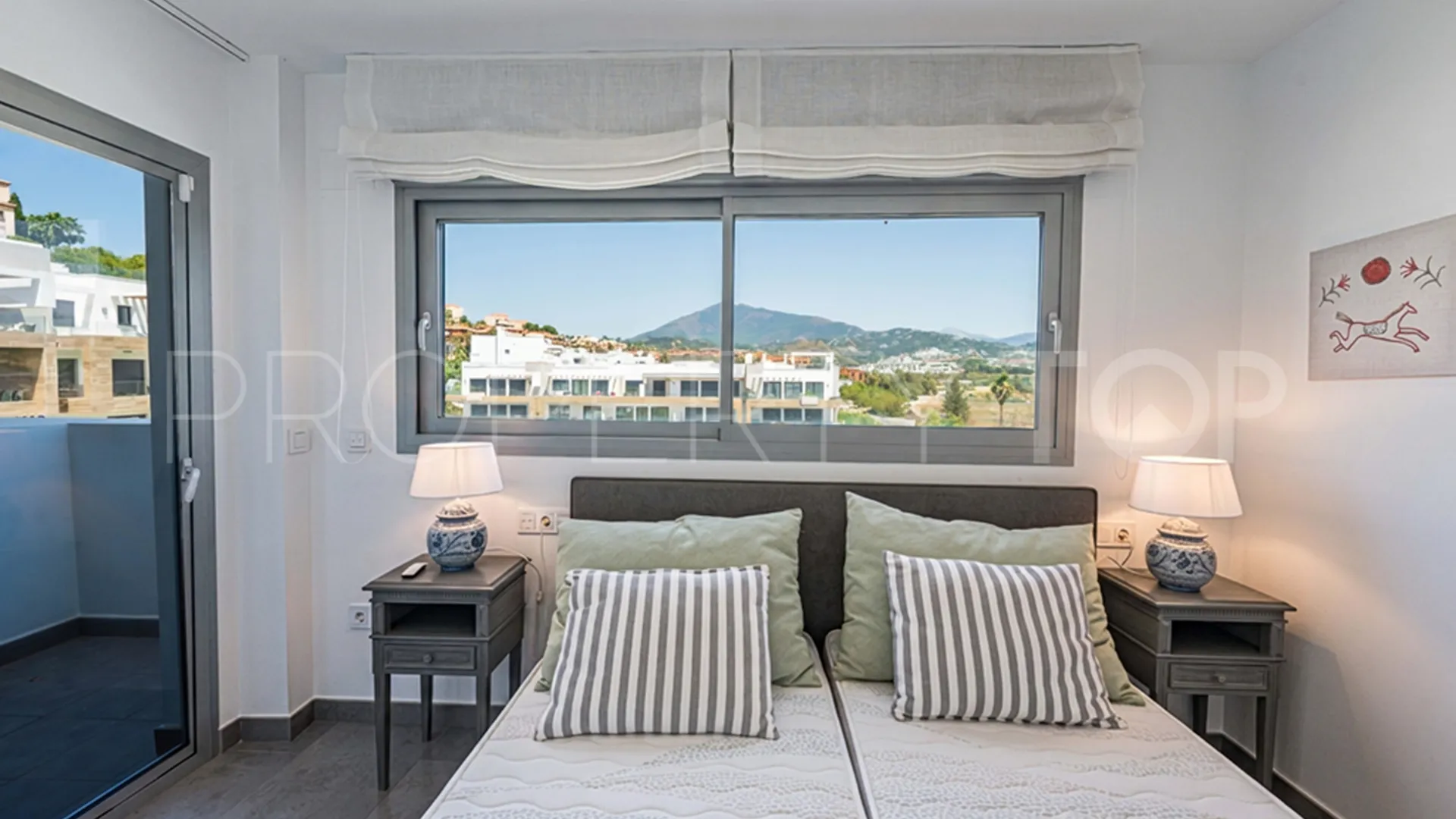 2 bedrooms Marques de Guadalmina duplex penthouse for sale