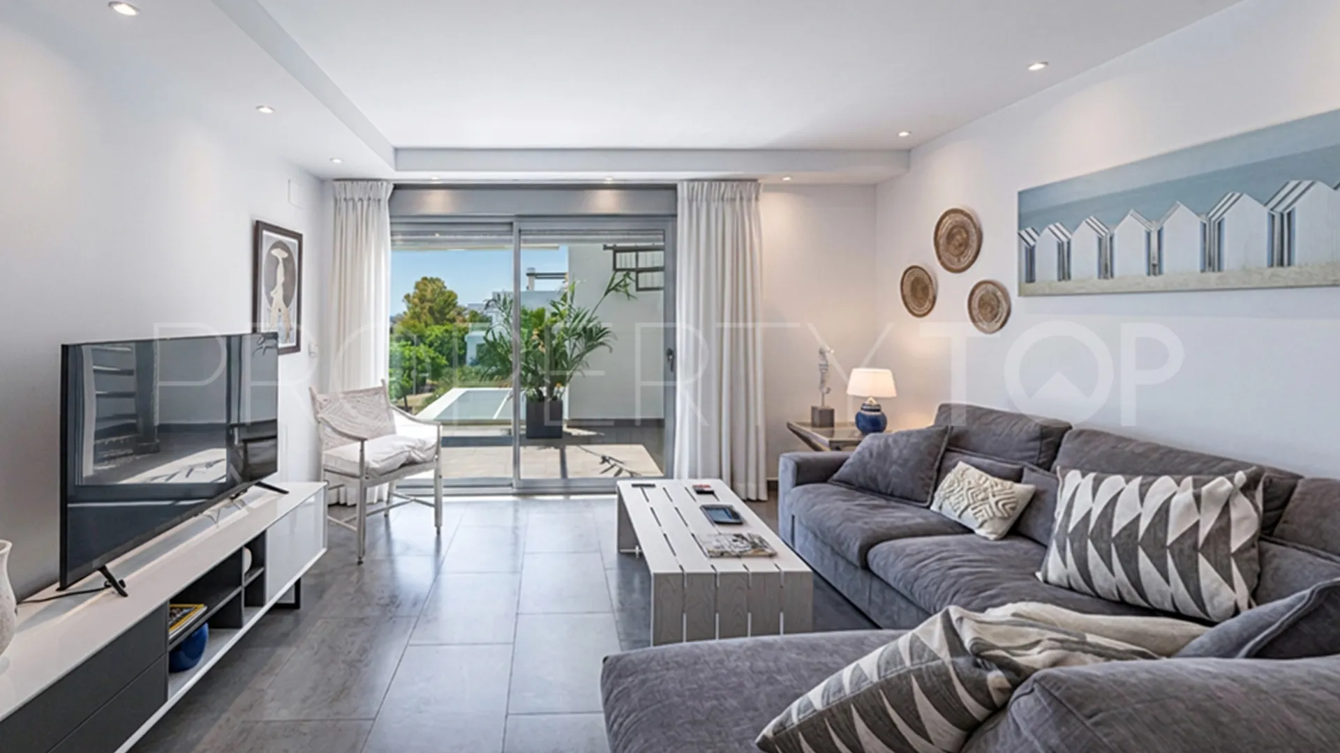 2 bedrooms Marques de Guadalmina duplex penthouse for sale
