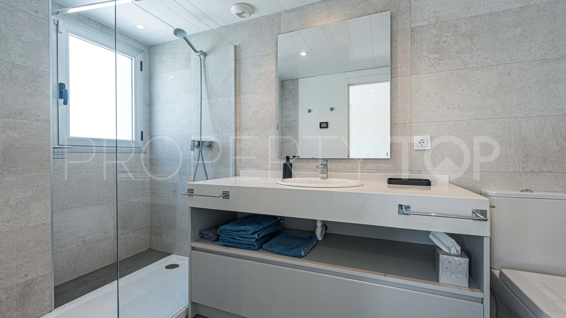 2 bedrooms Marques de Guadalmina duplex penthouse for sale