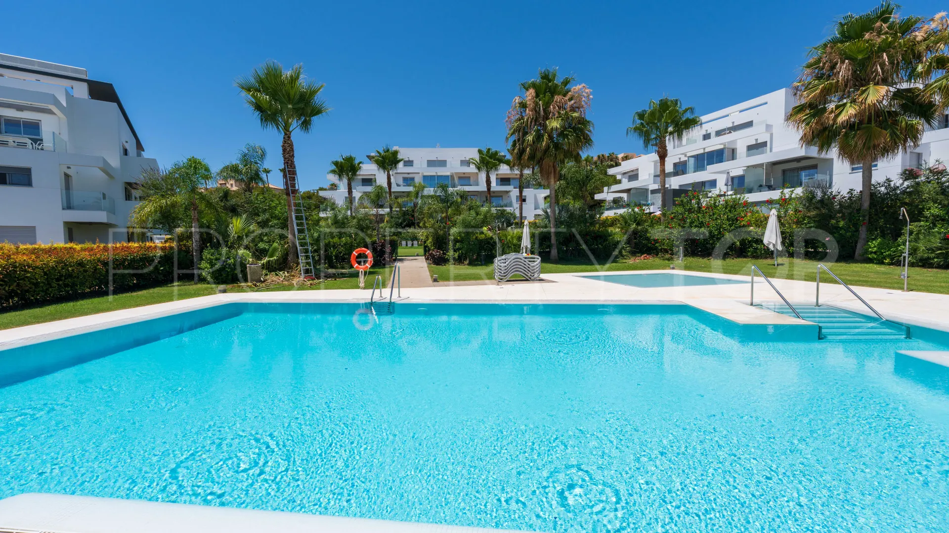 2 bedrooms Marques de Guadalmina duplex penthouse for sale