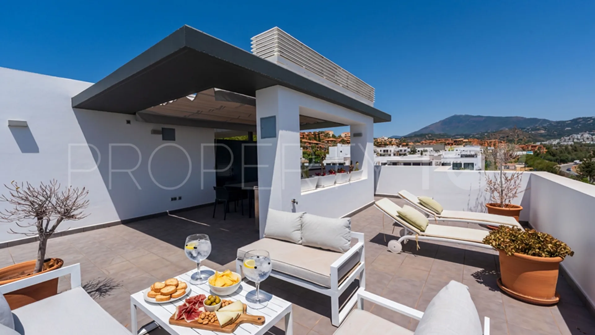 2 bedrooms Marques de Guadalmina duplex penthouse for sale