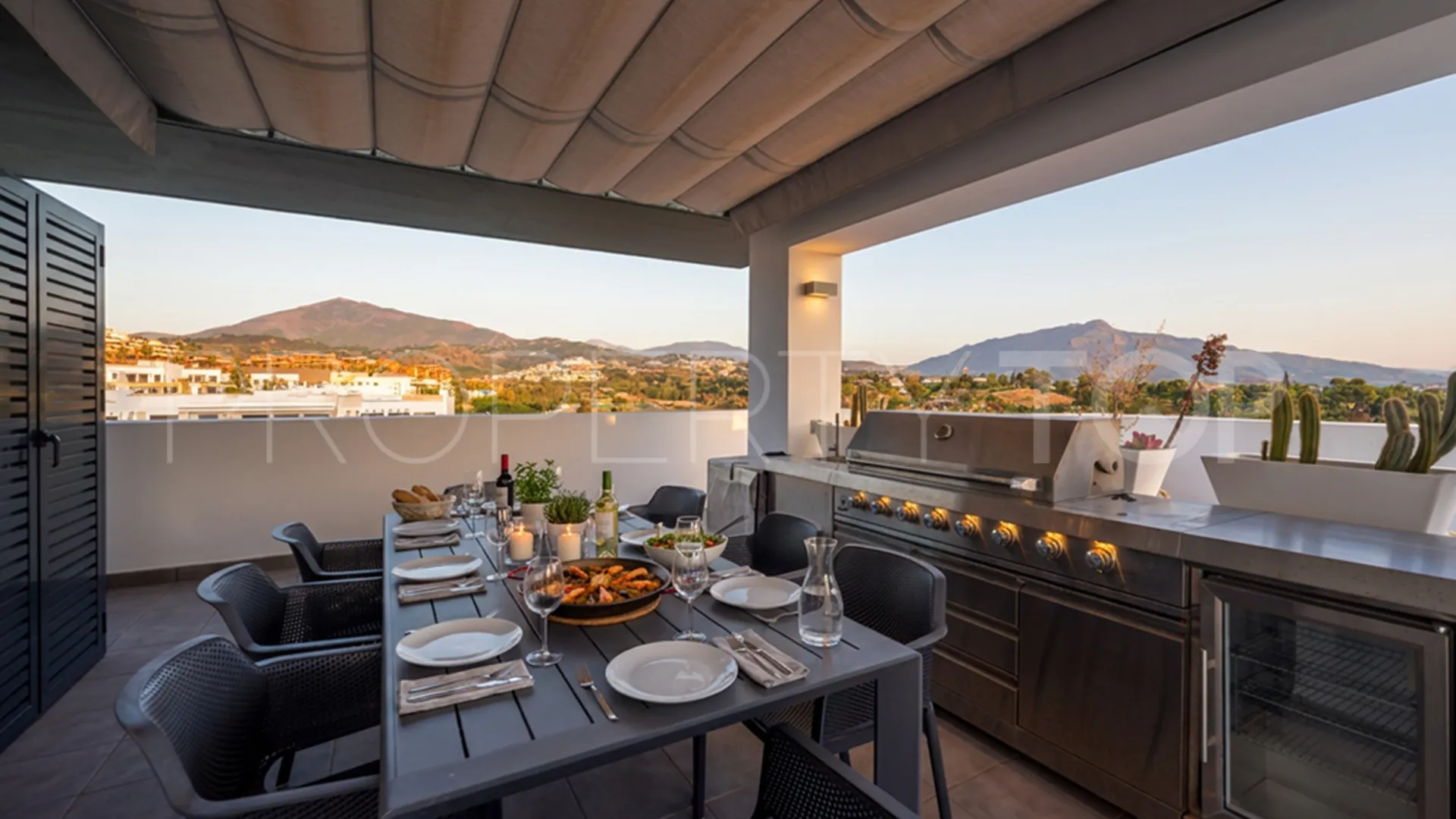 2 bedrooms Marques de Guadalmina duplex penthouse for sale