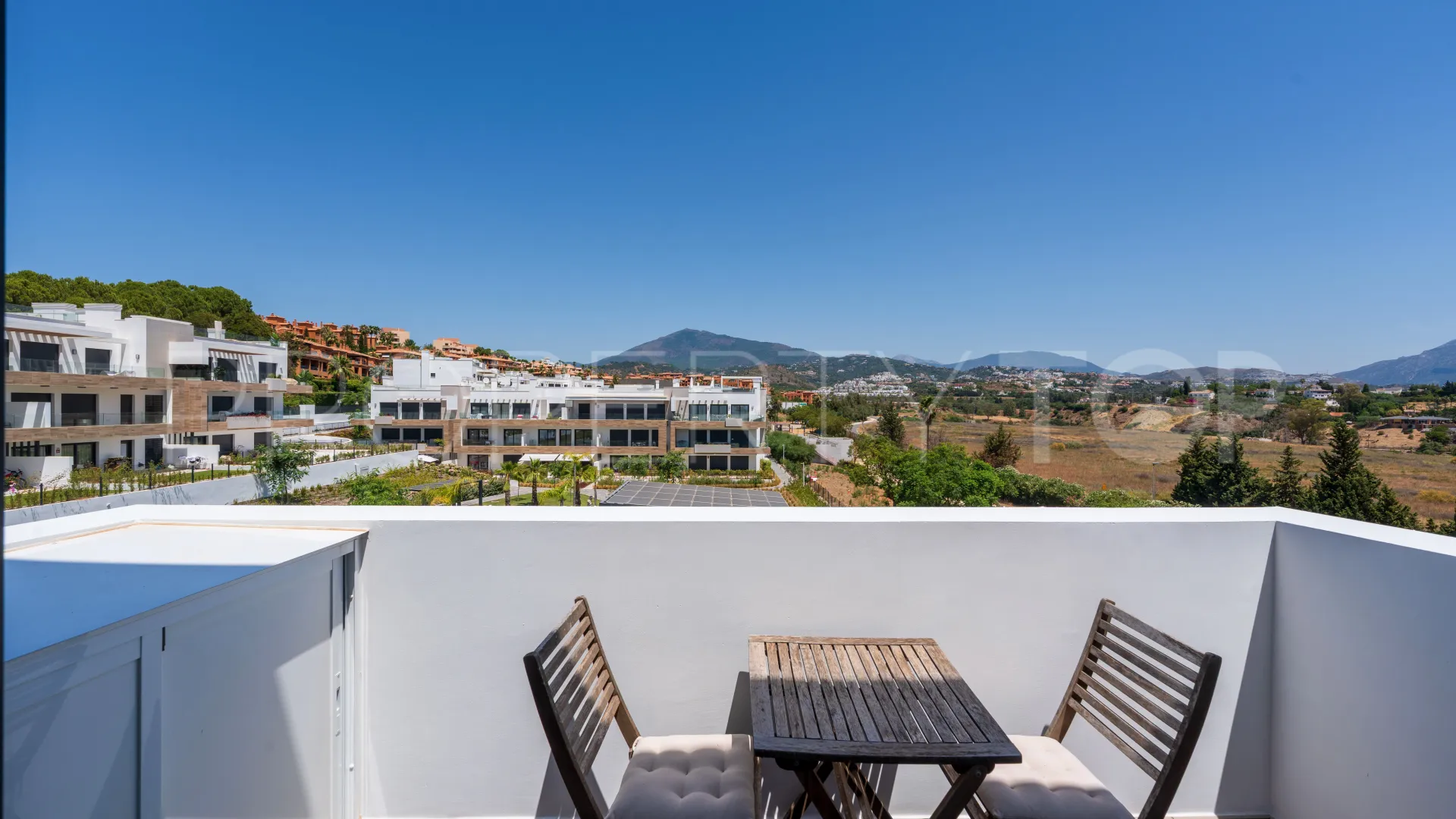 2 bedrooms Marques de Guadalmina duplex penthouse for sale