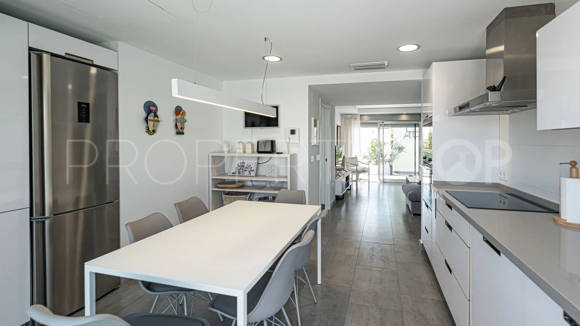 2 bedrooms Marques de Guadalmina duplex penthouse for sale
