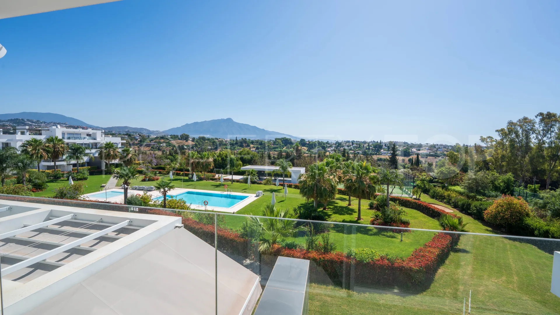 3 bedrooms duplex penthouse for sale in Marques de Guadalmina