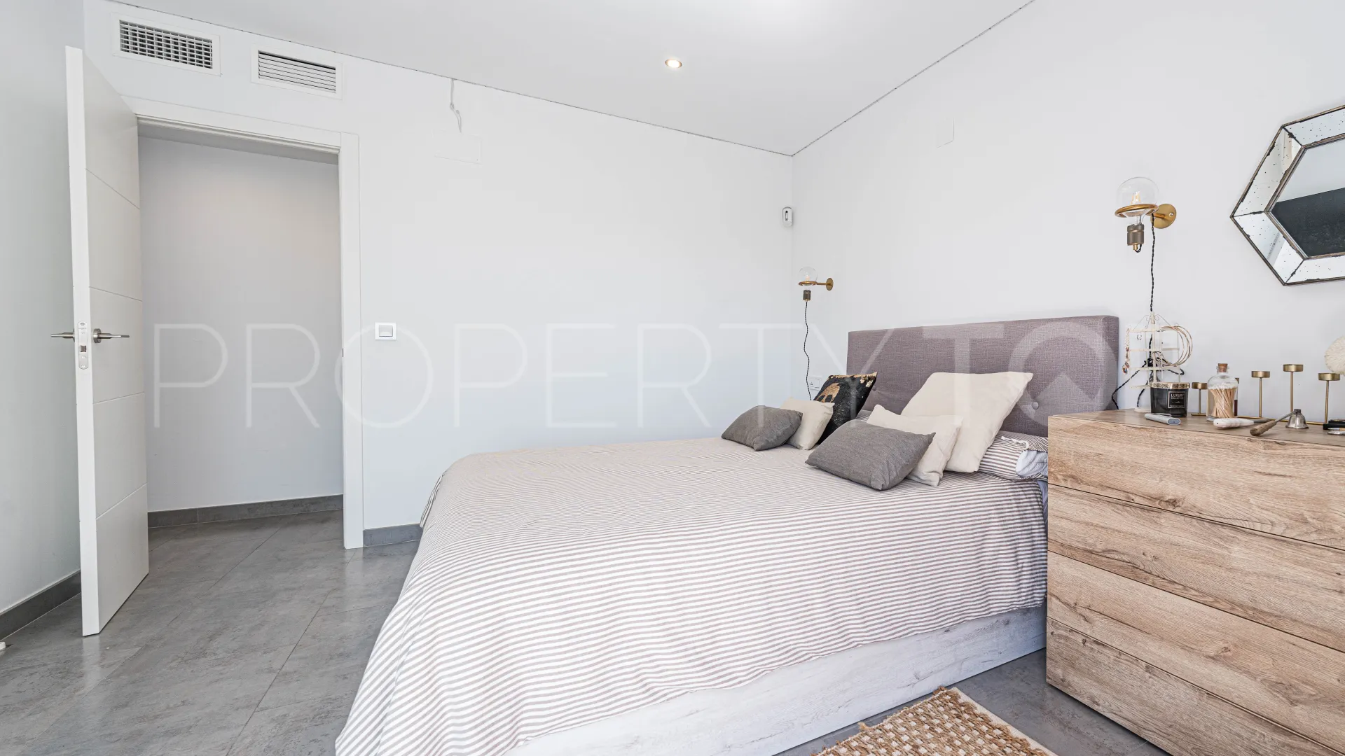3 bedrooms duplex penthouse for sale in Marques de Guadalmina