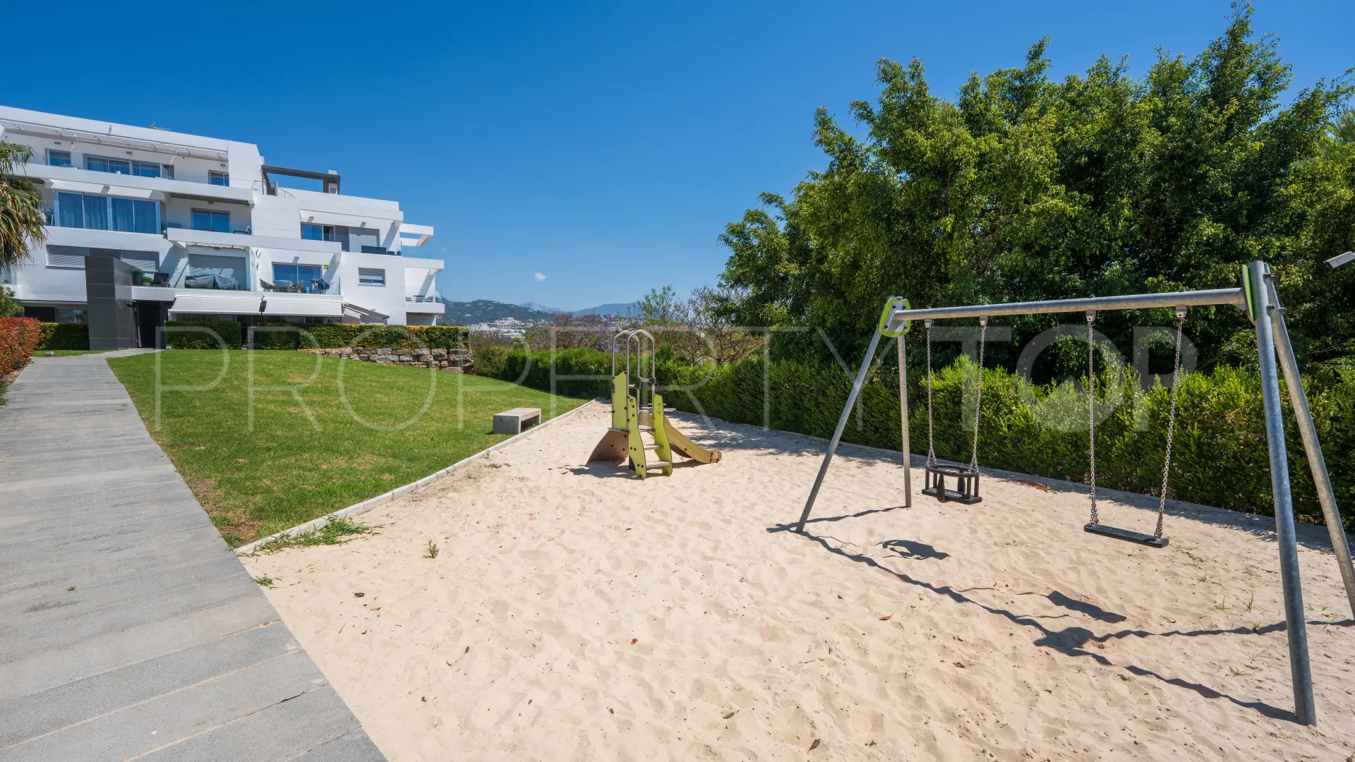 3 bedrooms duplex penthouse for sale in Marques de Guadalmina