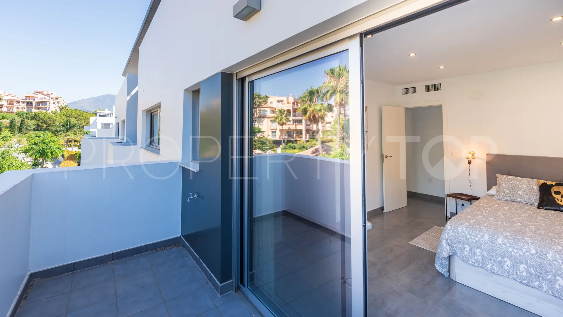 3 bedrooms duplex penthouse for sale in Marques de Guadalmina
