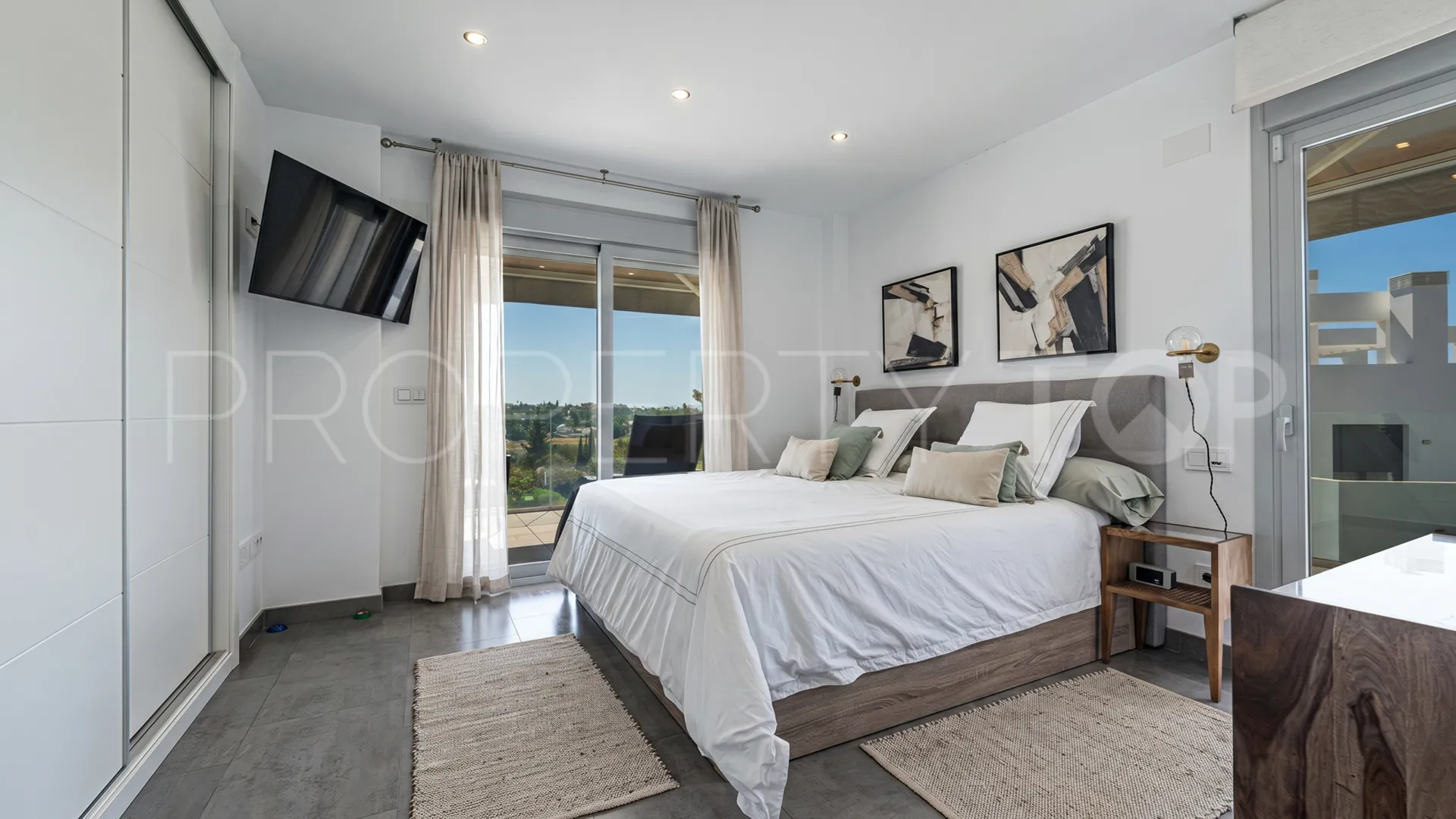 3 bedrooms duplex penthouse for sale in Marques de Guadalmina