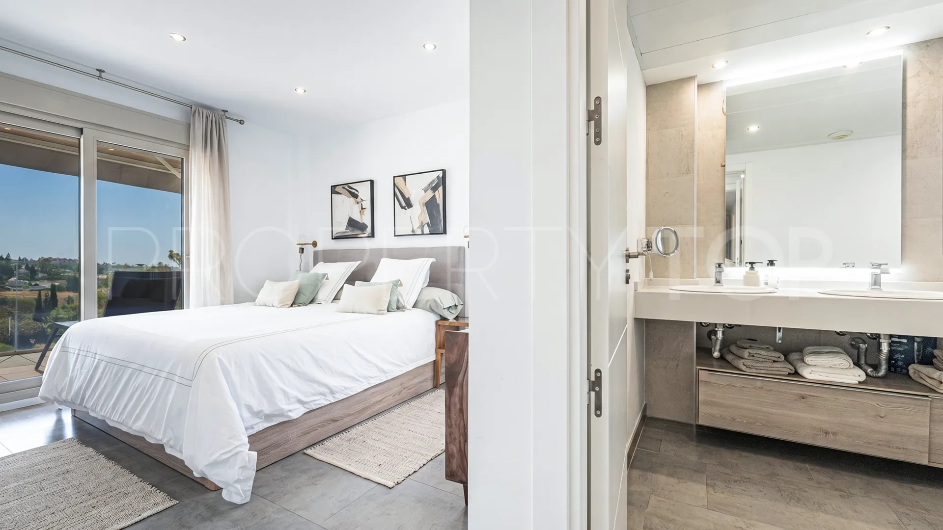 3 bedrooms duplex penthouse for sale in Marques de Guadalmina