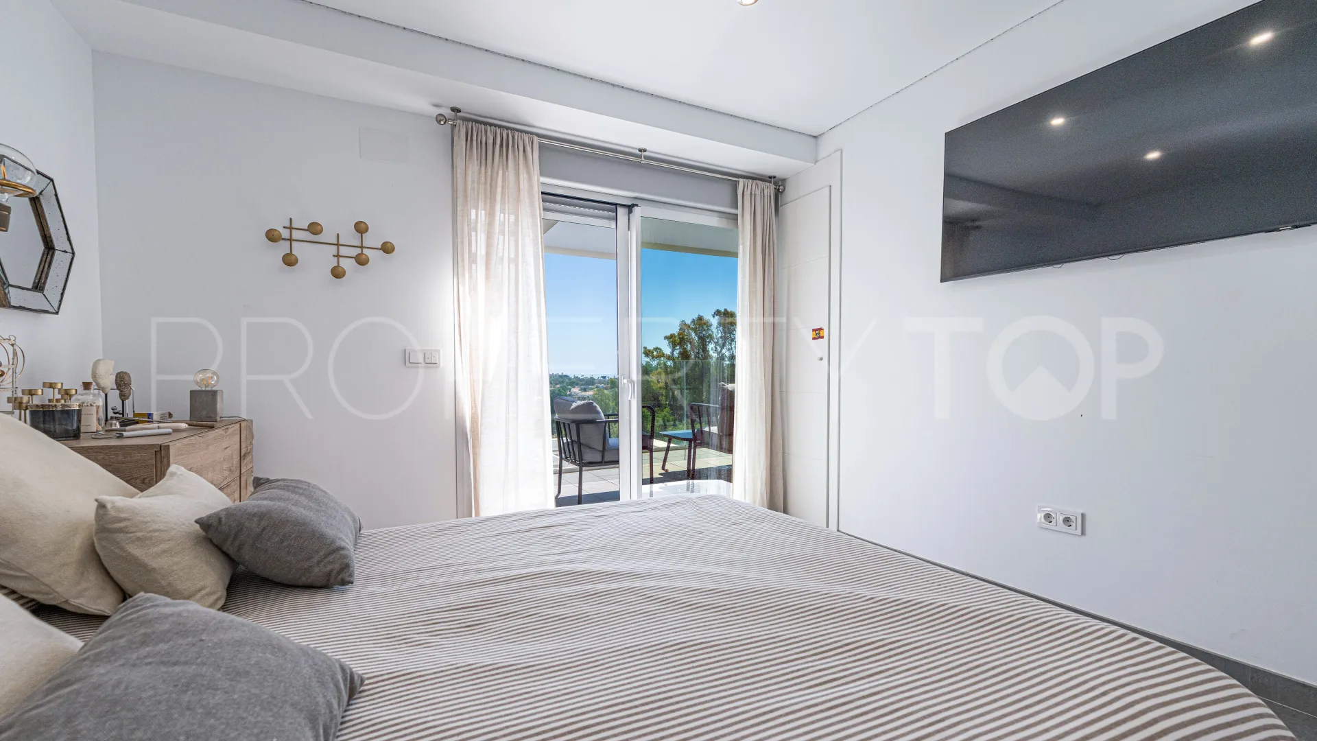 3 bedrooms duplex penthouse for sale in Marques de Guadalmina