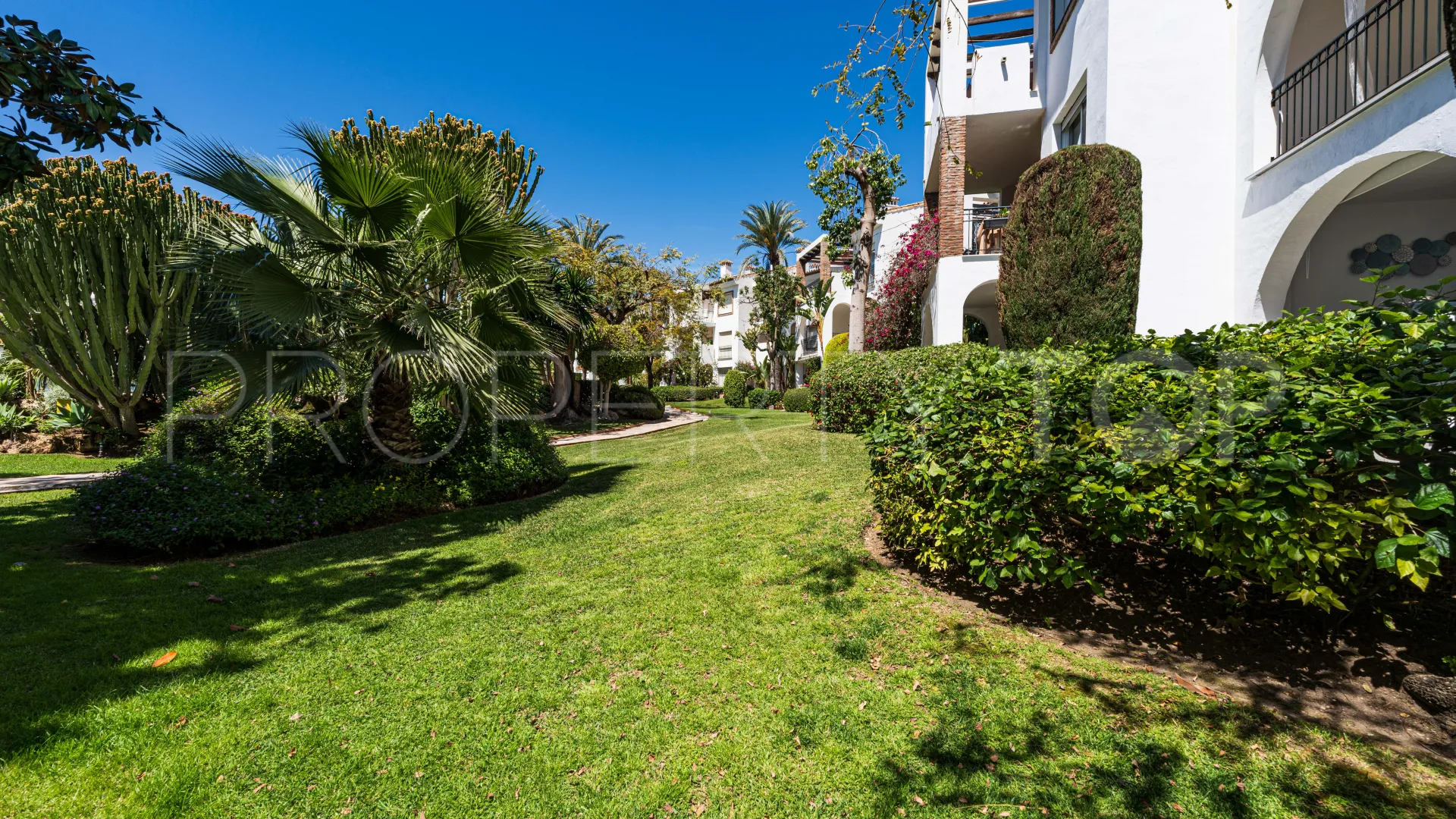 Estepona East apartment for sale