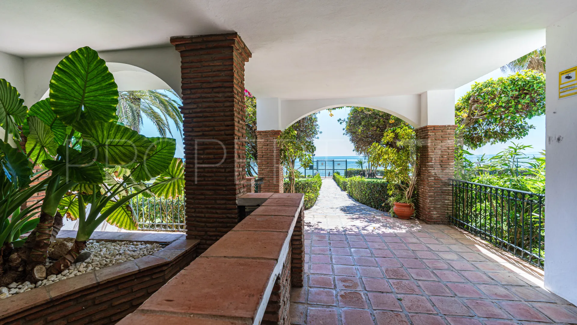Estepona East apartment for sale