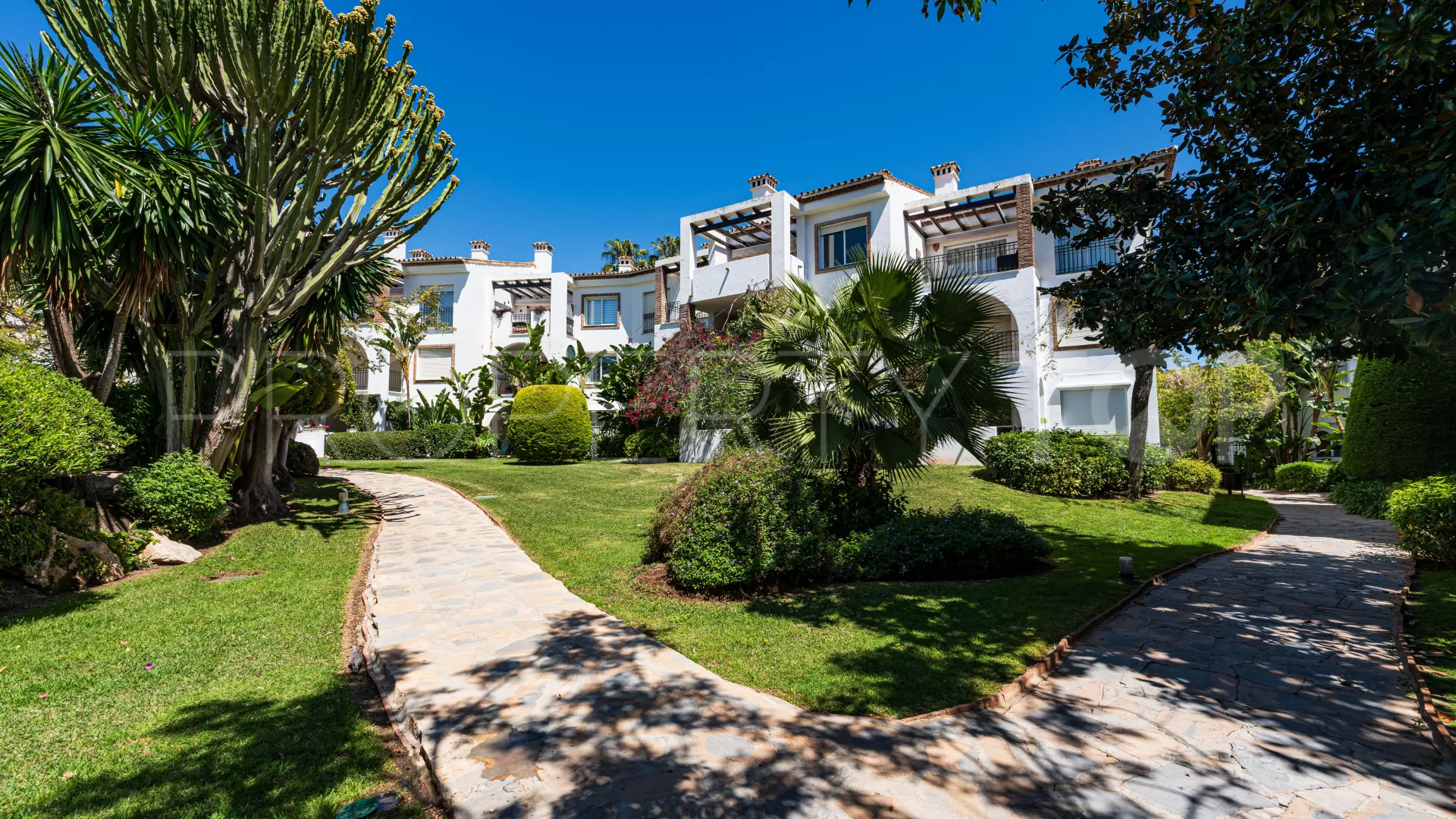Estepona East apartment for sale