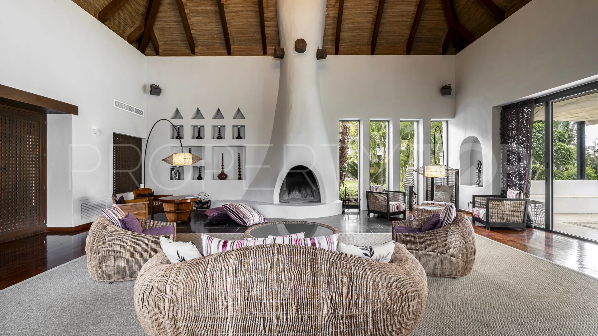 Villa for sale in El Campanario with 5 bedrooms