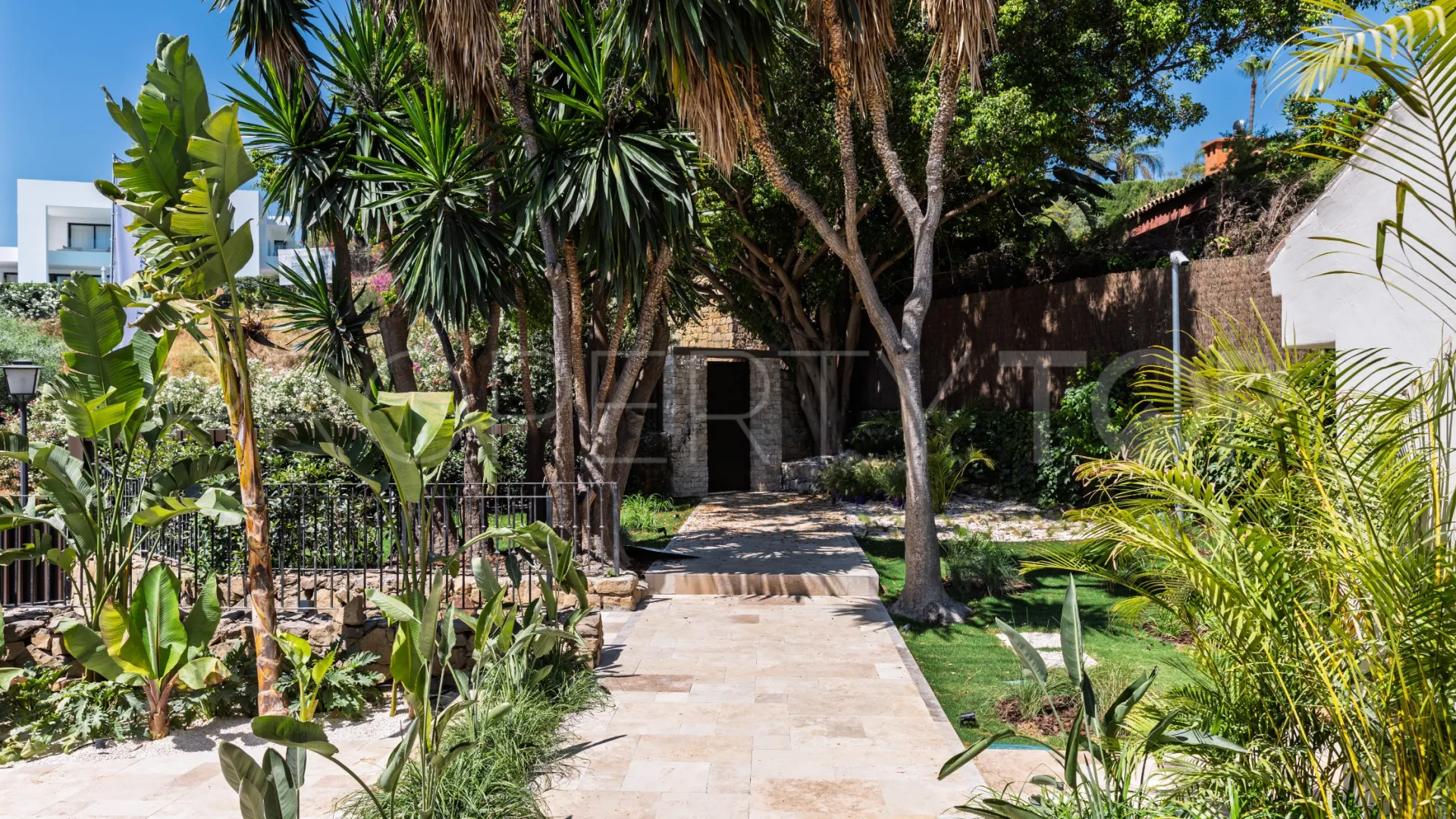 For sale 5 bedrooms villa in Haza del Conde