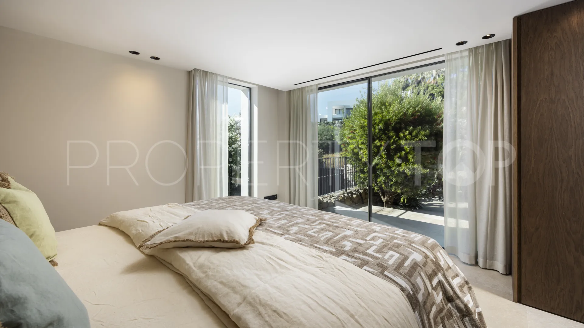 For sale 5 bedrooms villa in Haza del Conde