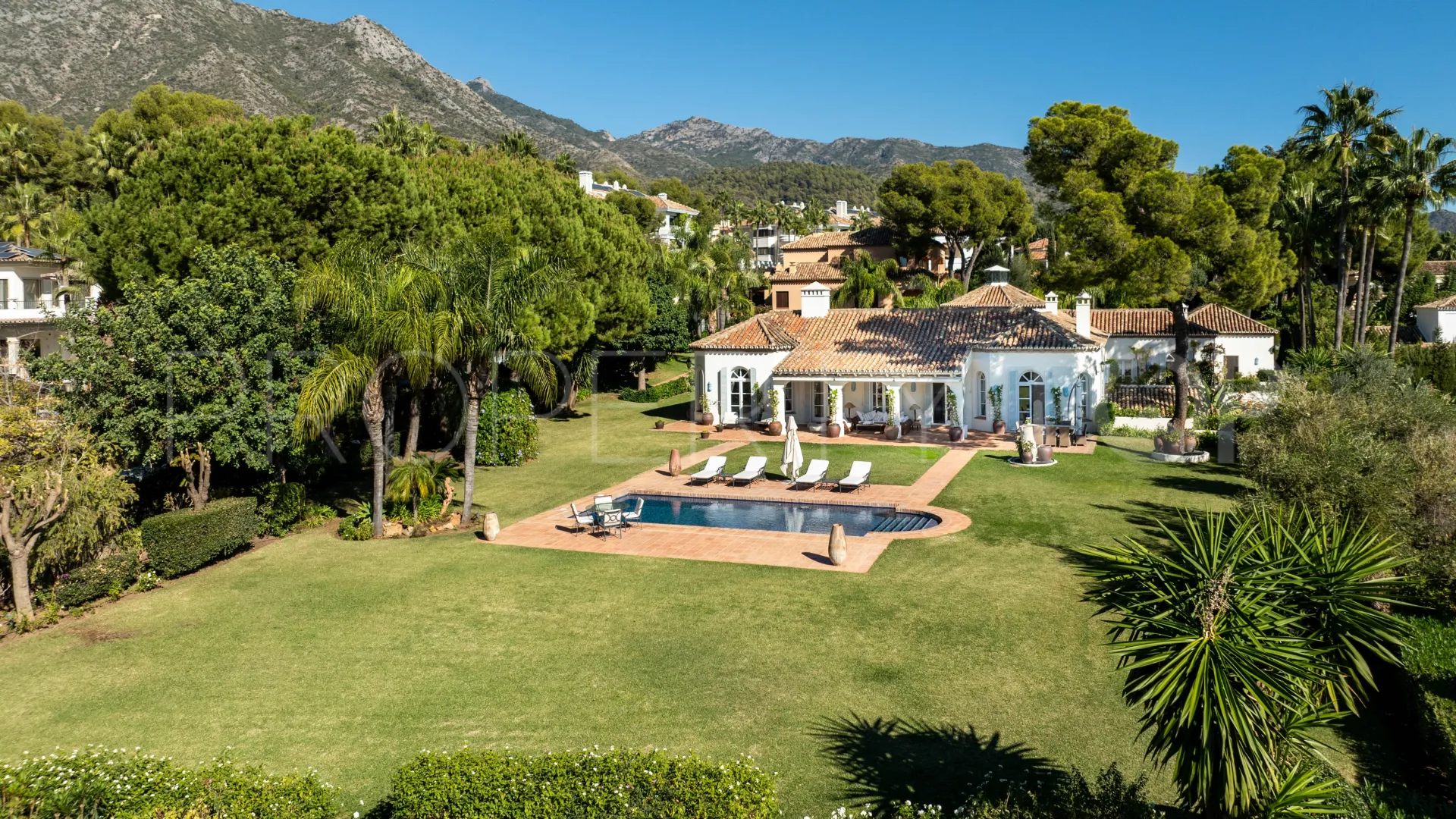 Villa in Altos Reales for sale