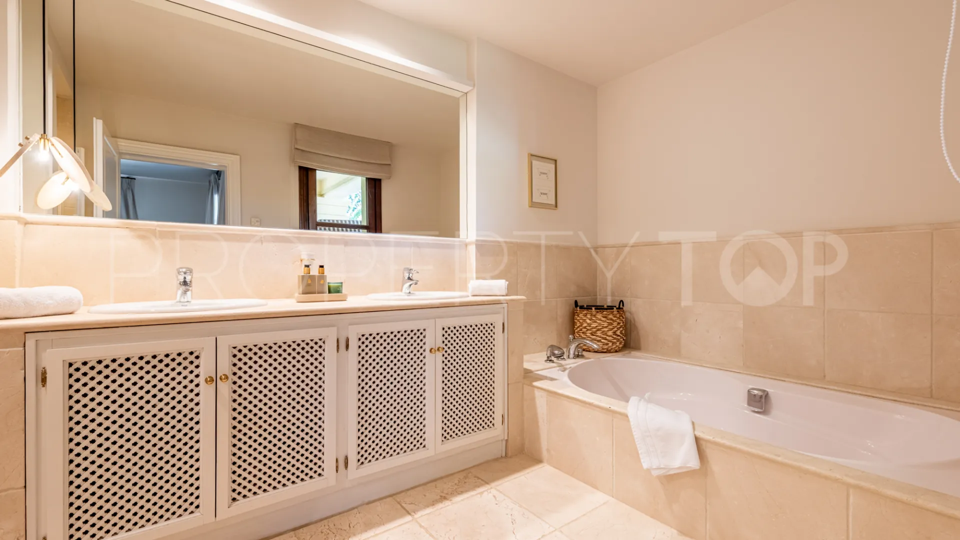 For sale villa in La Zagaleta with 5 bedrooms