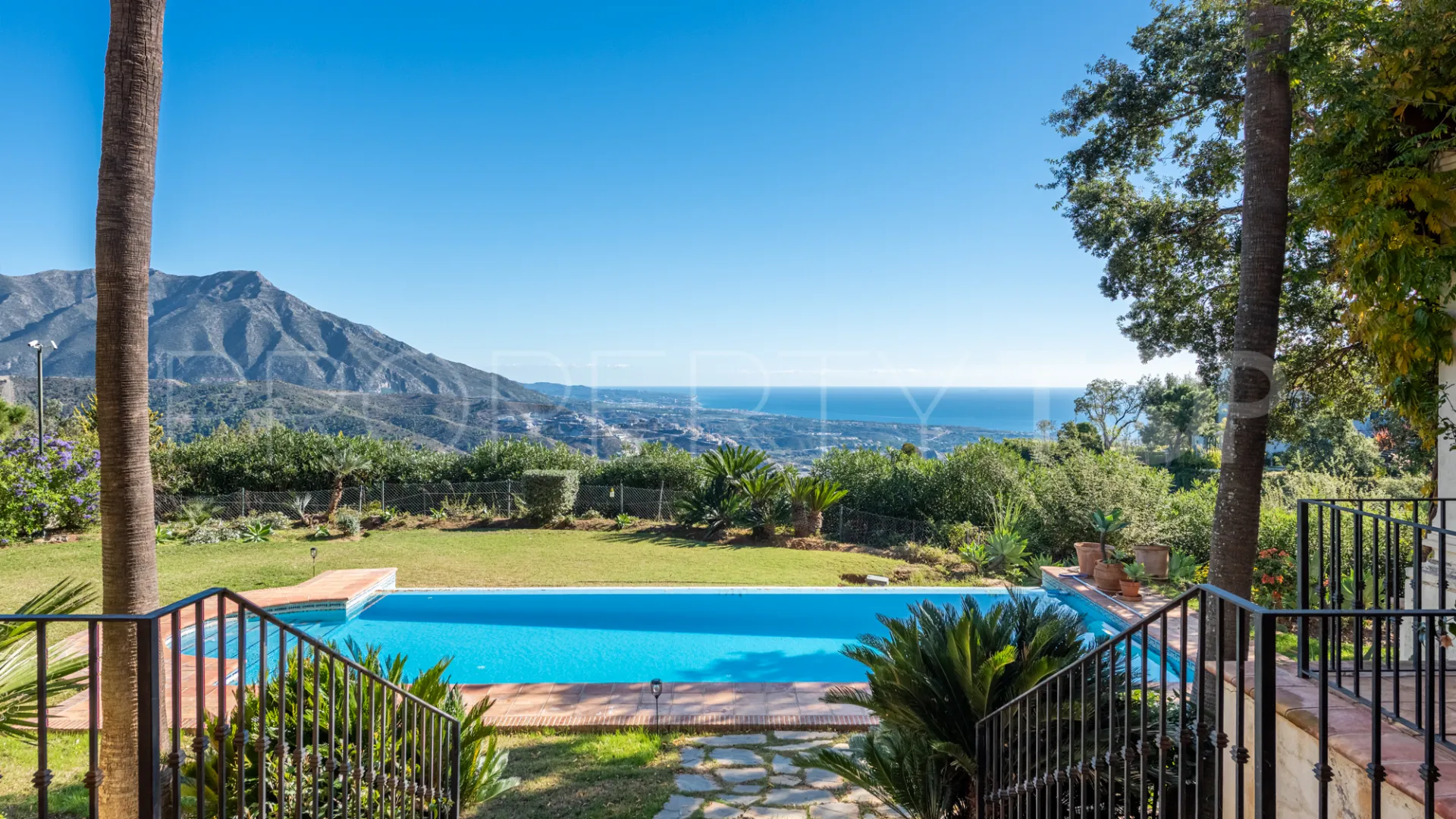 For sale villa in La Zagaleta with 5 bedrooms