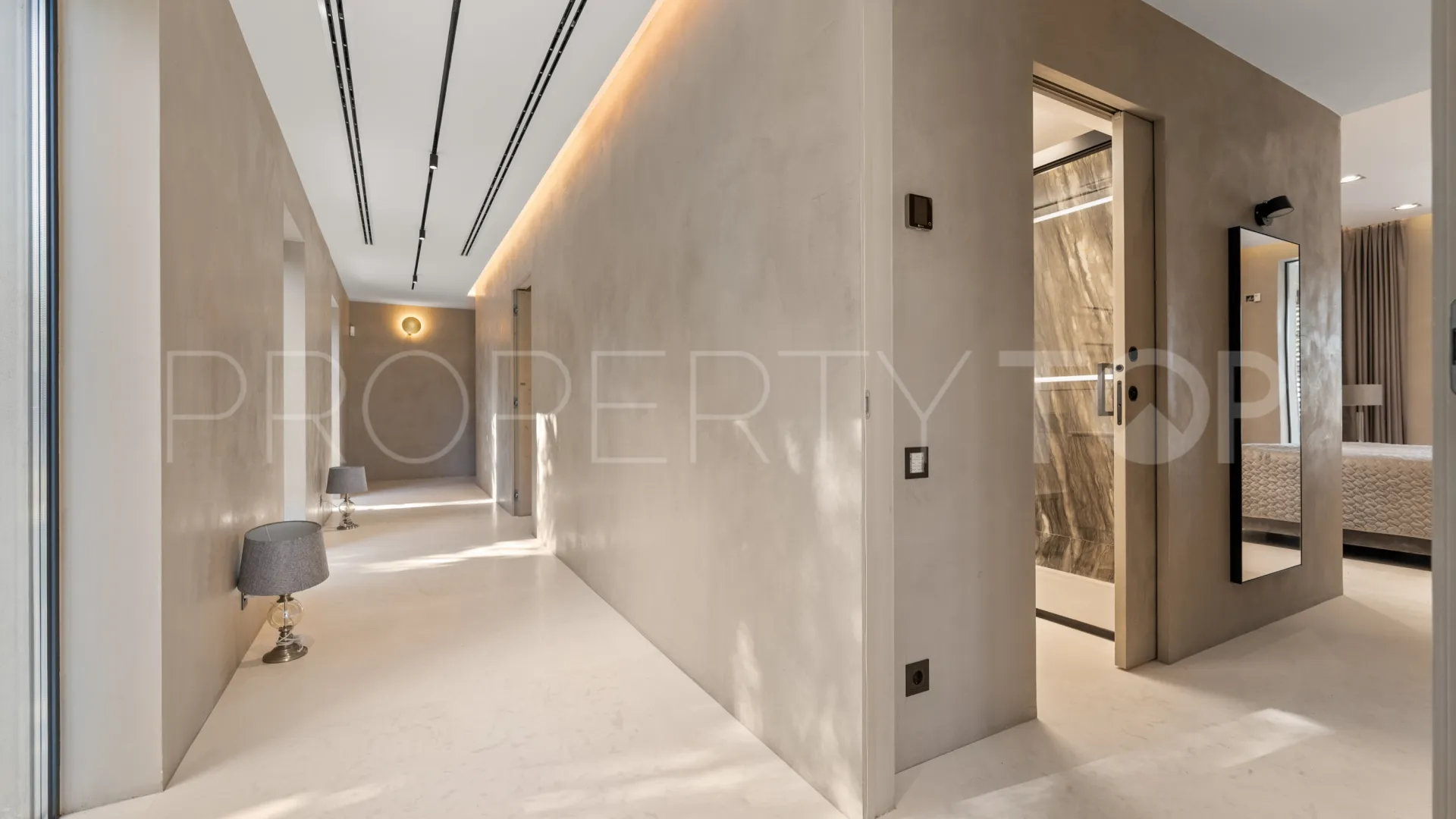 For sale villa with 8 bedrooms in Rio Real