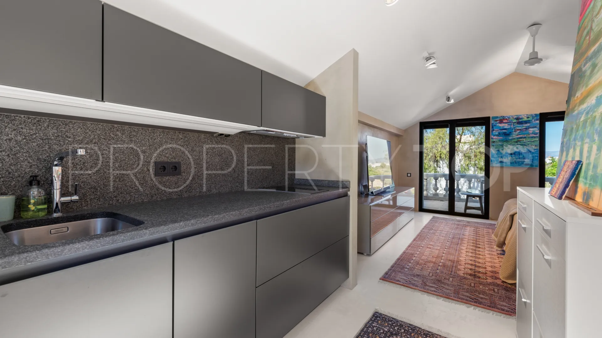 For sale villa with 8 bedrooms in Rio Real