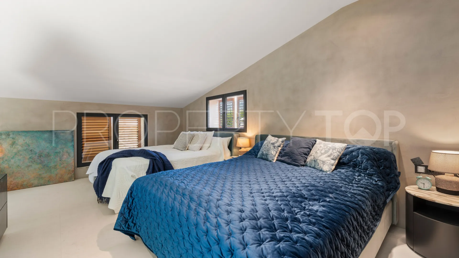 For sale villa with 8 bedrooms in Rio Real