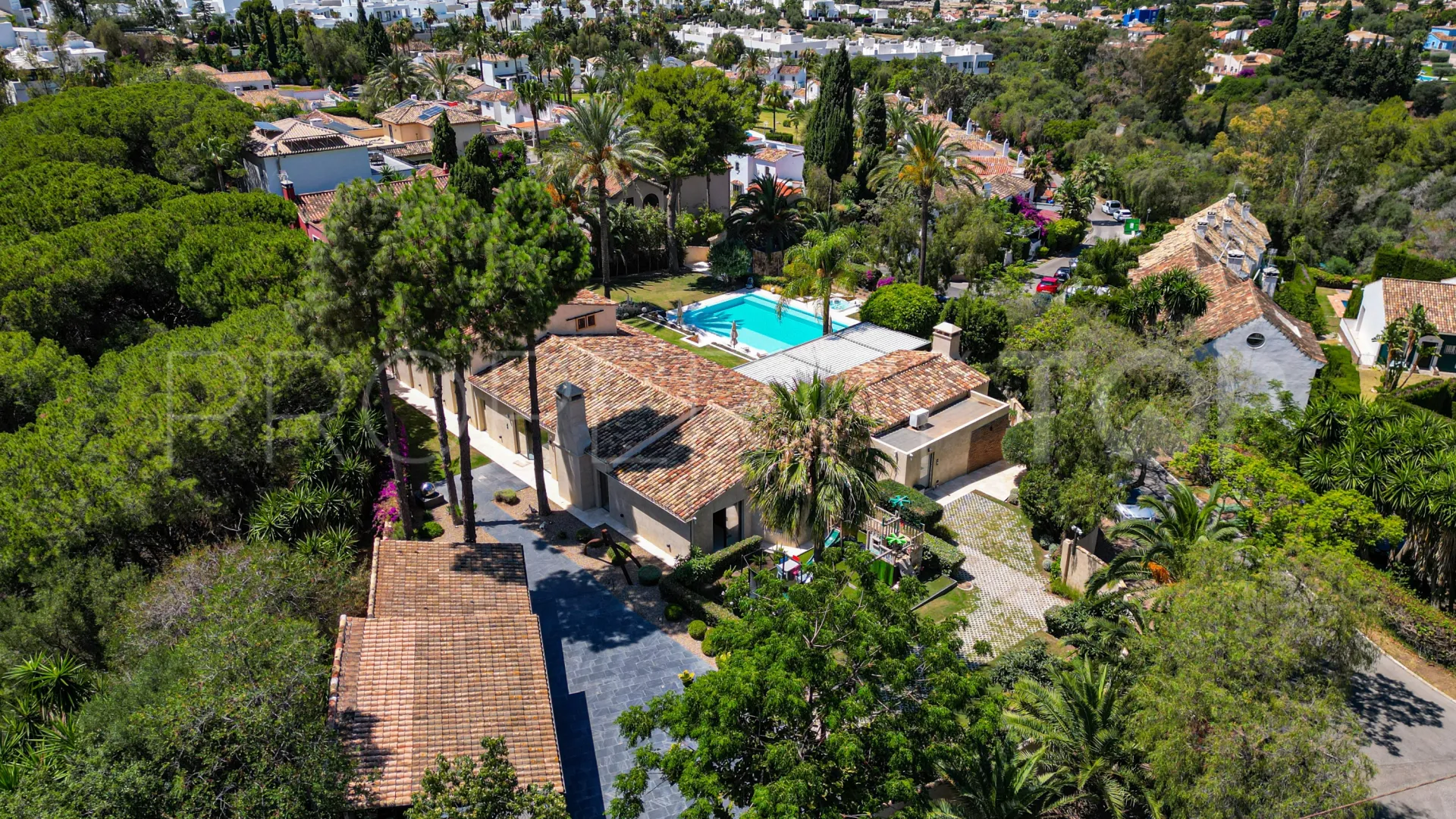 For sale villa with 8 bedrooms in Rio Real