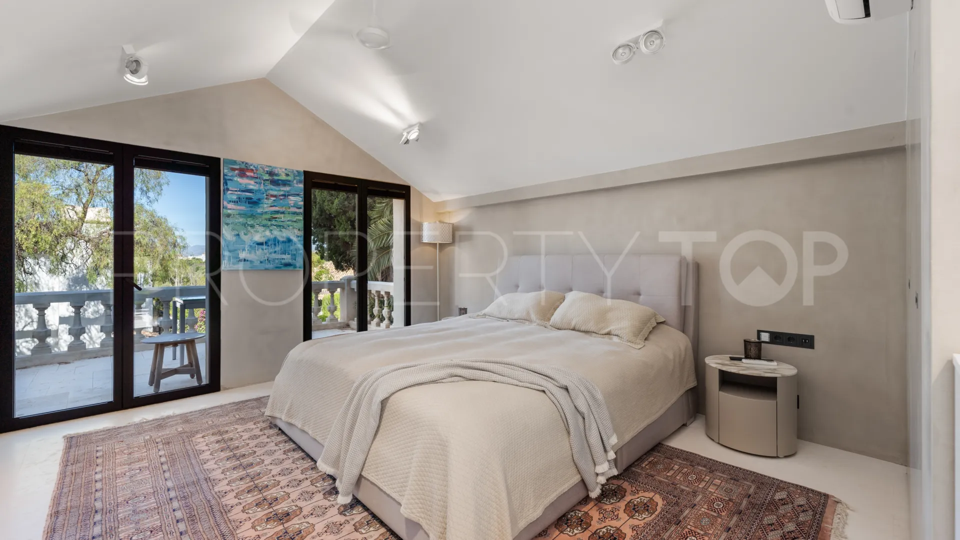 For sale villa with 8 bedrooms in Rio Real