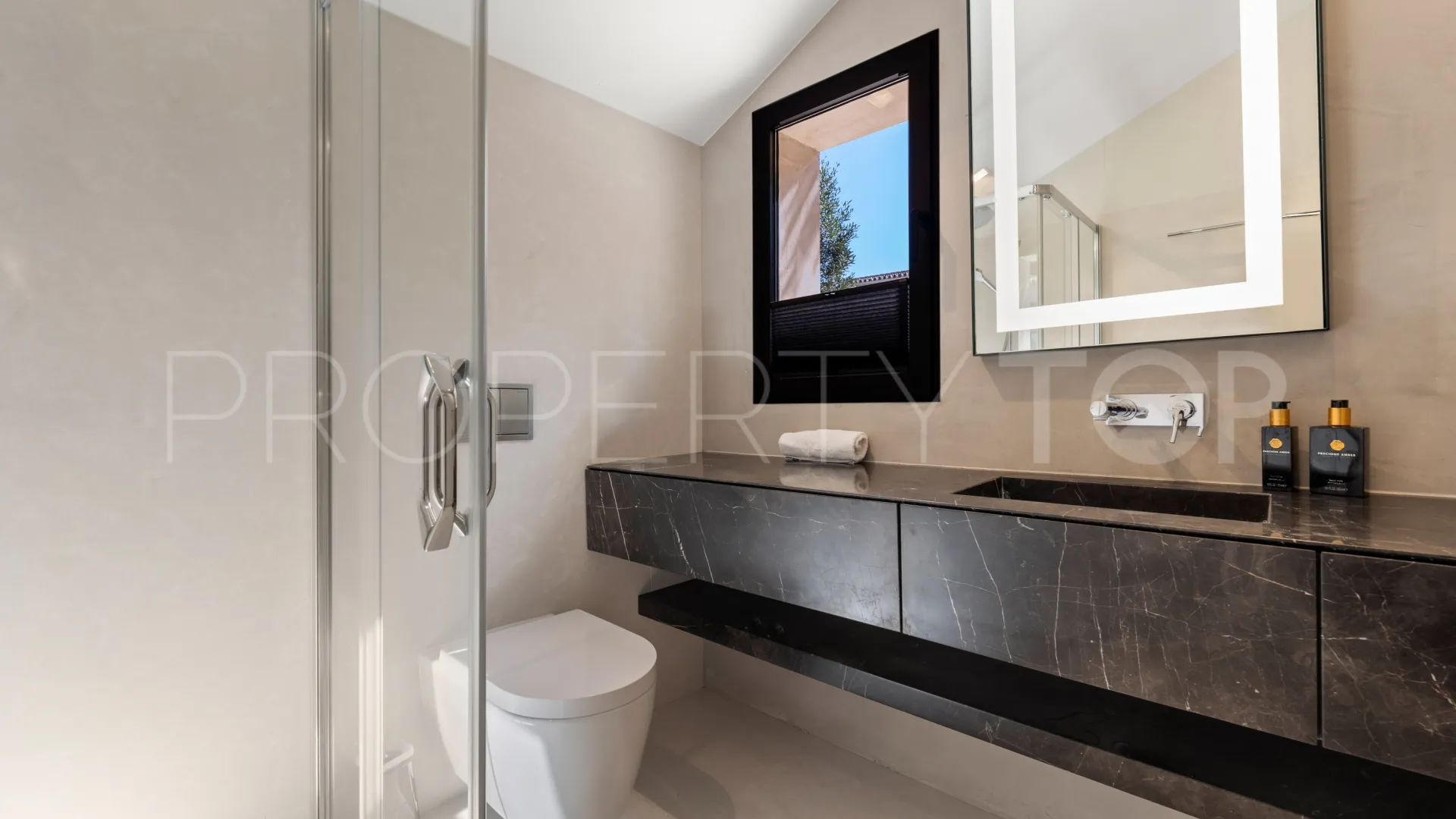 For sale villa with 8 bedrooms in Rio Real
