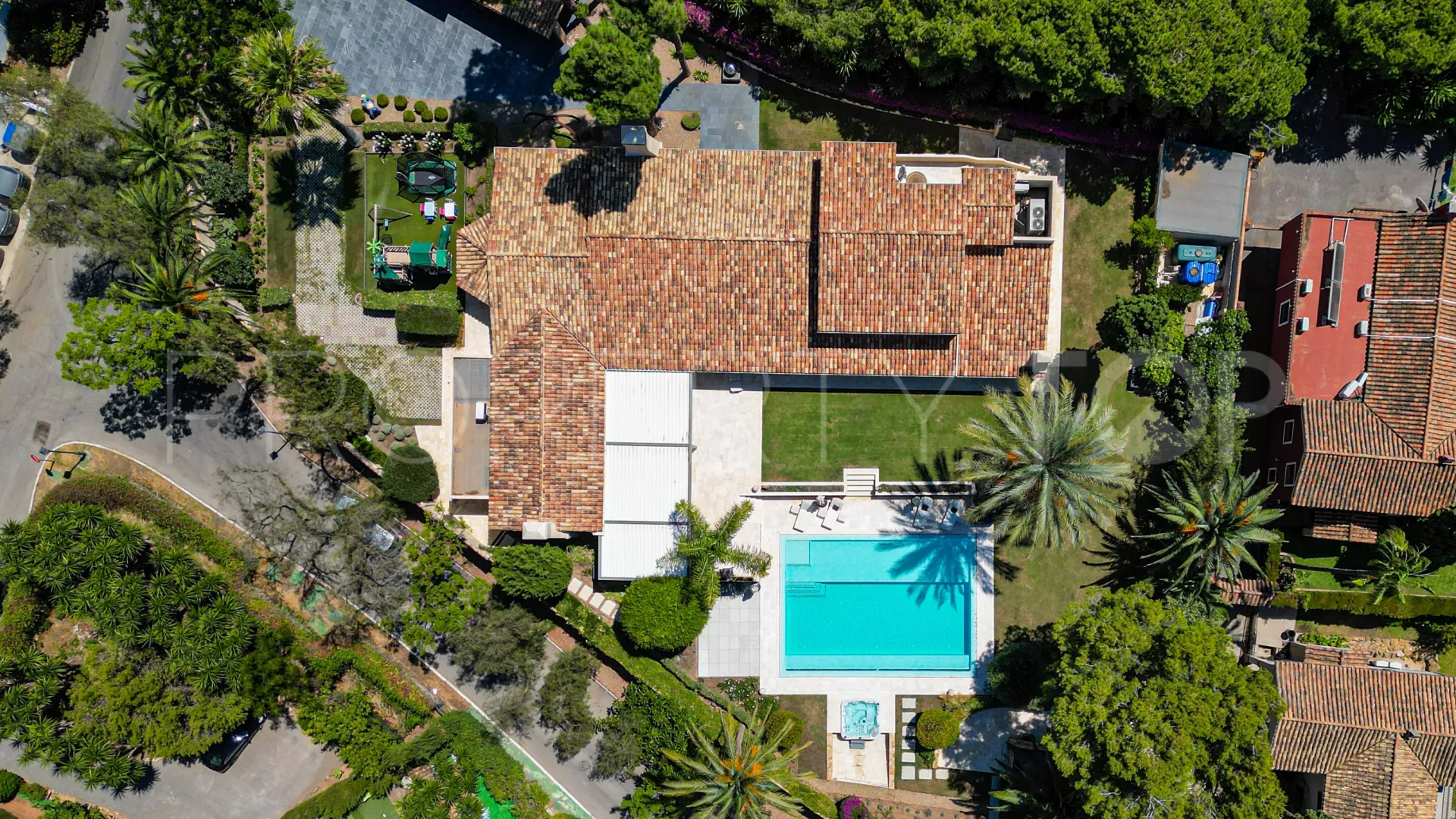 For sale villa with 8 bedrooms in Rio Real