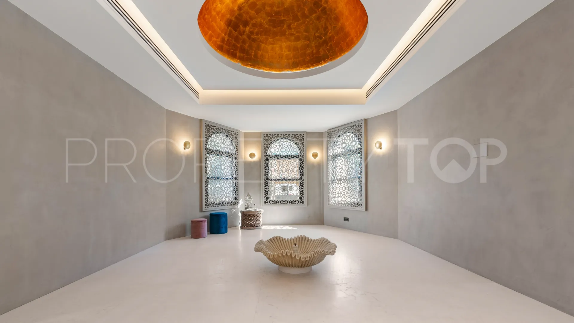 For sale villa with 8 bedrooms in Rio Real