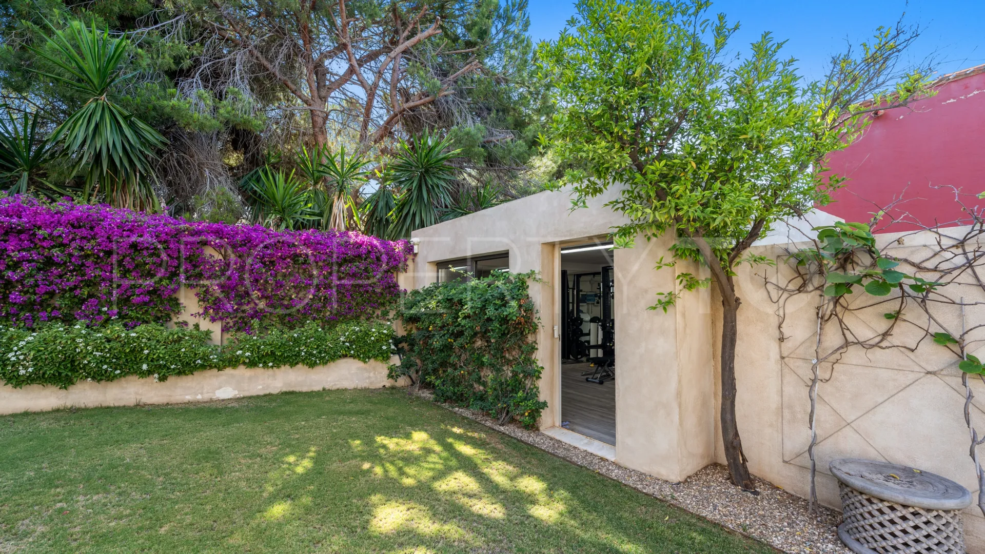 For sale villa with 8 bedrooms in Rio Real