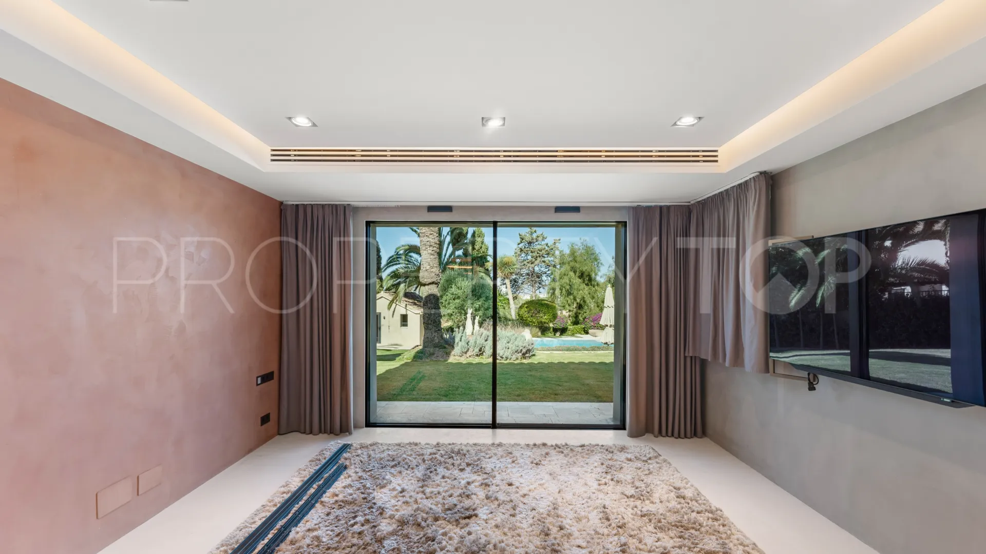 For sale villa with 8 bedrooms in Rio Real