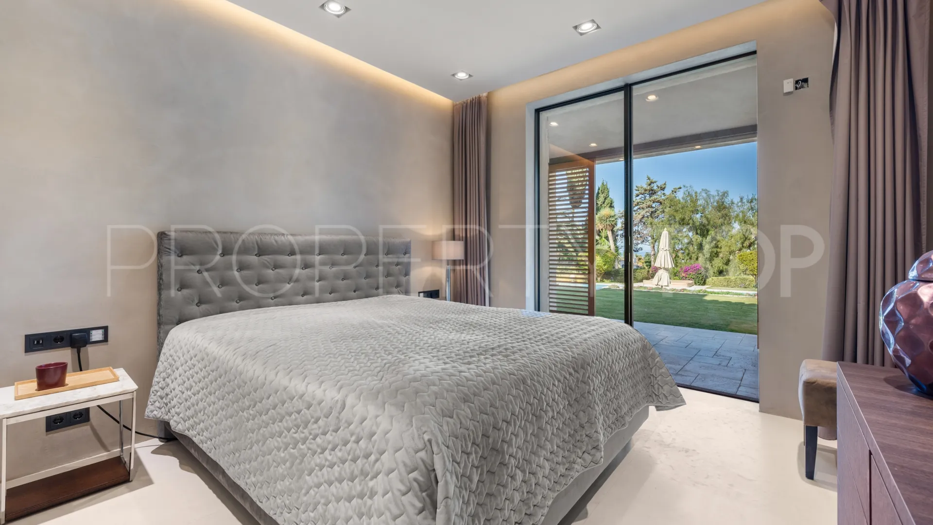 For sale villa with 8 bedrooms in Rio Real