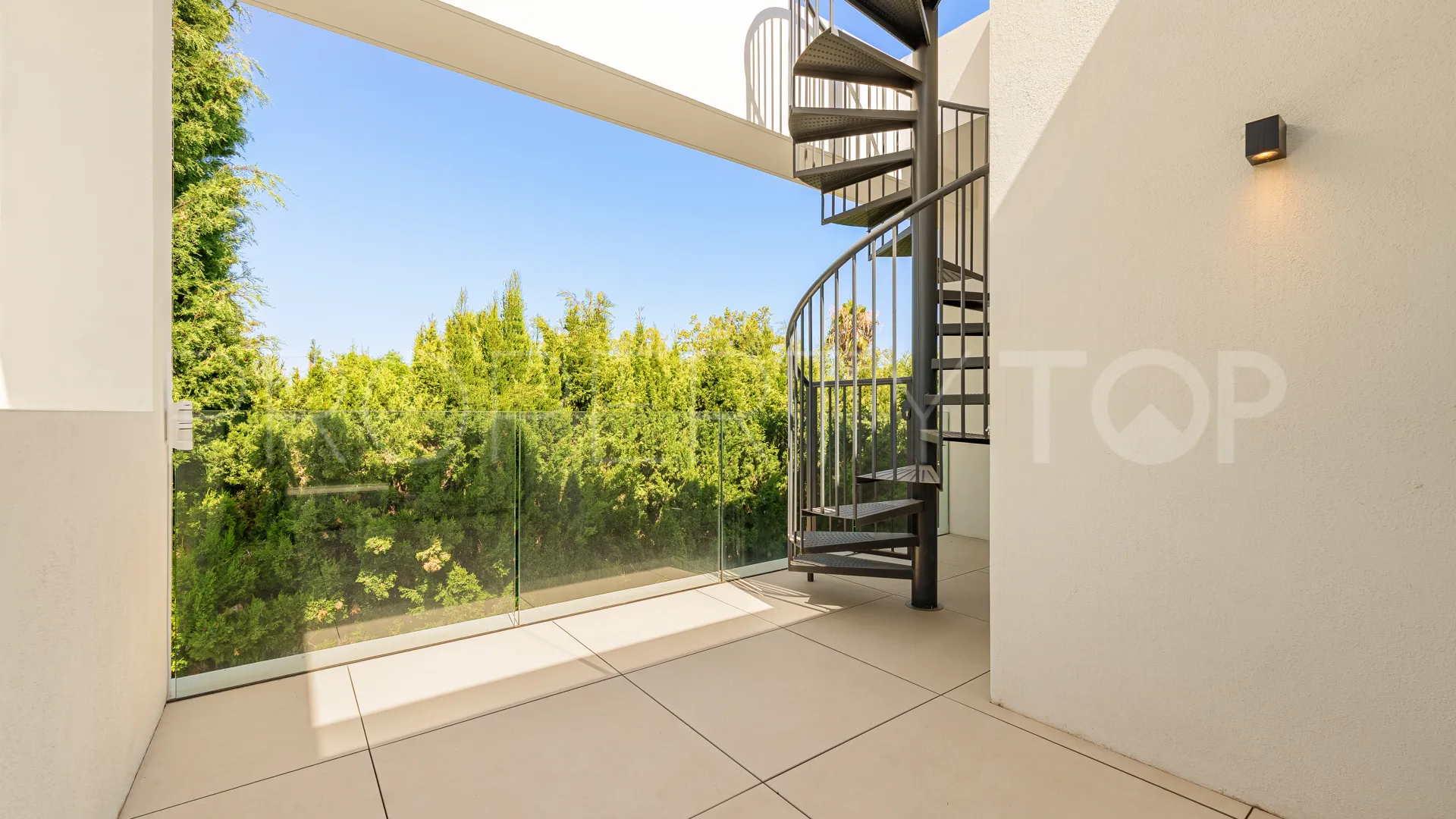 Villa for sale in Guadalmina Alta