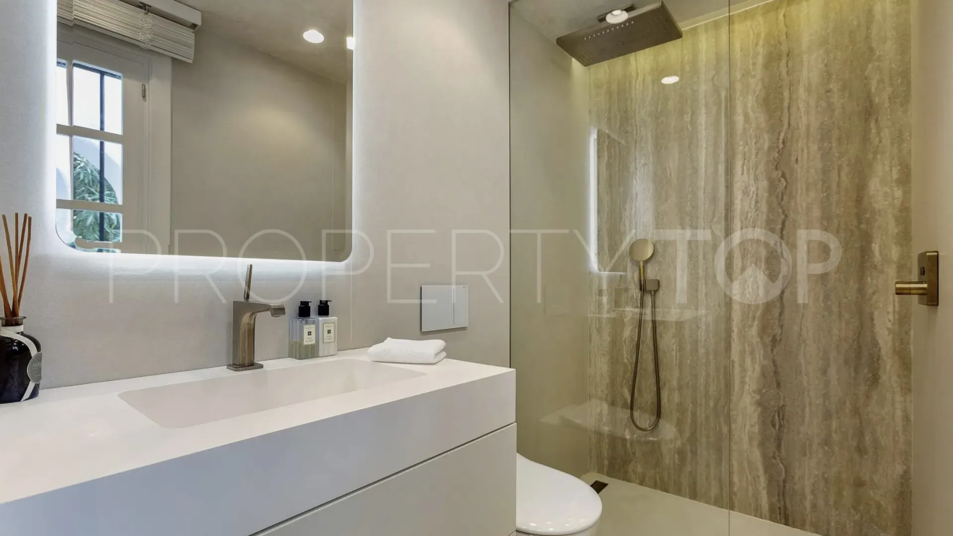 Puente Romano, apartamento planta baja en venta