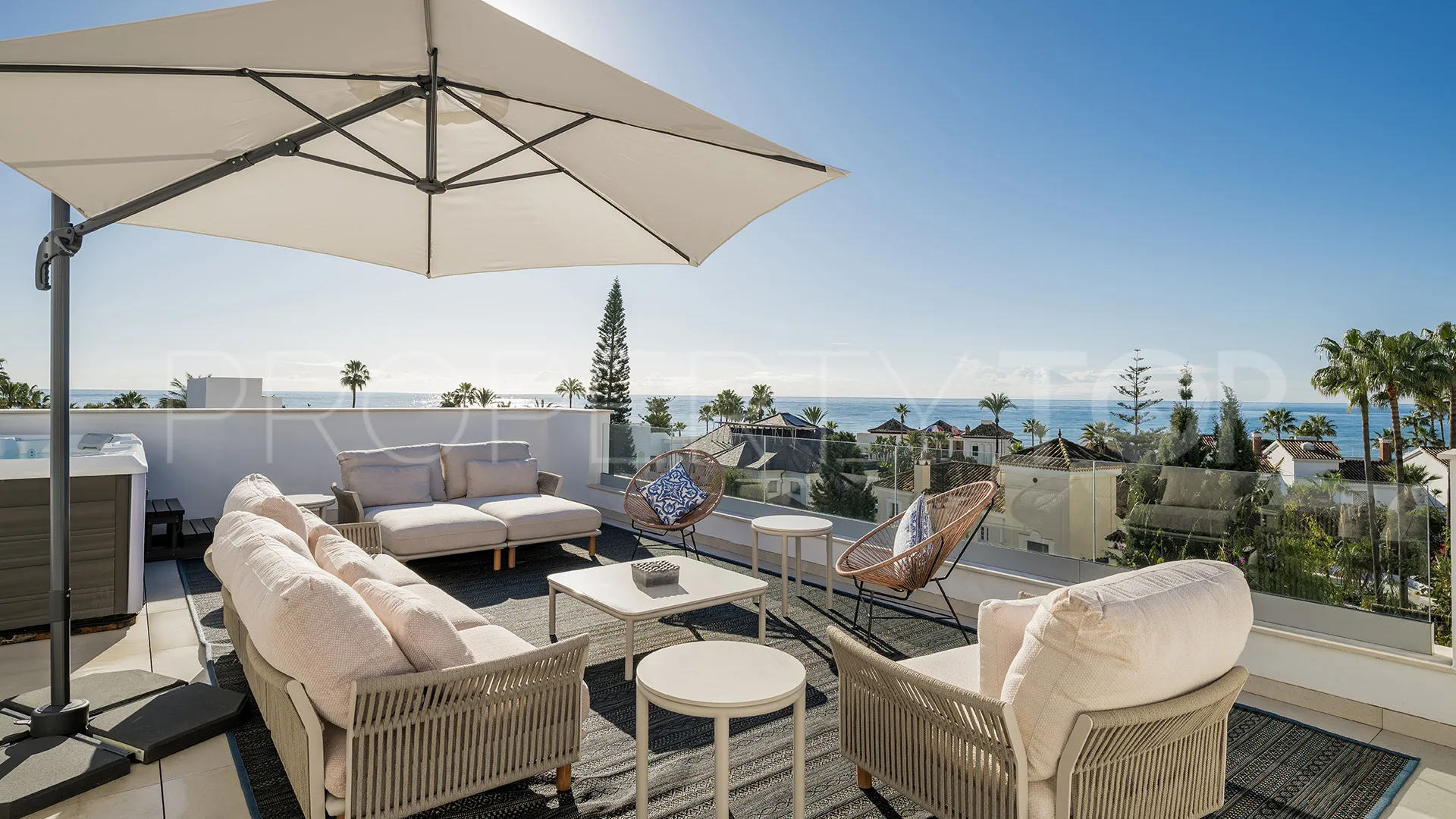 Villa for sale in Las Chapas