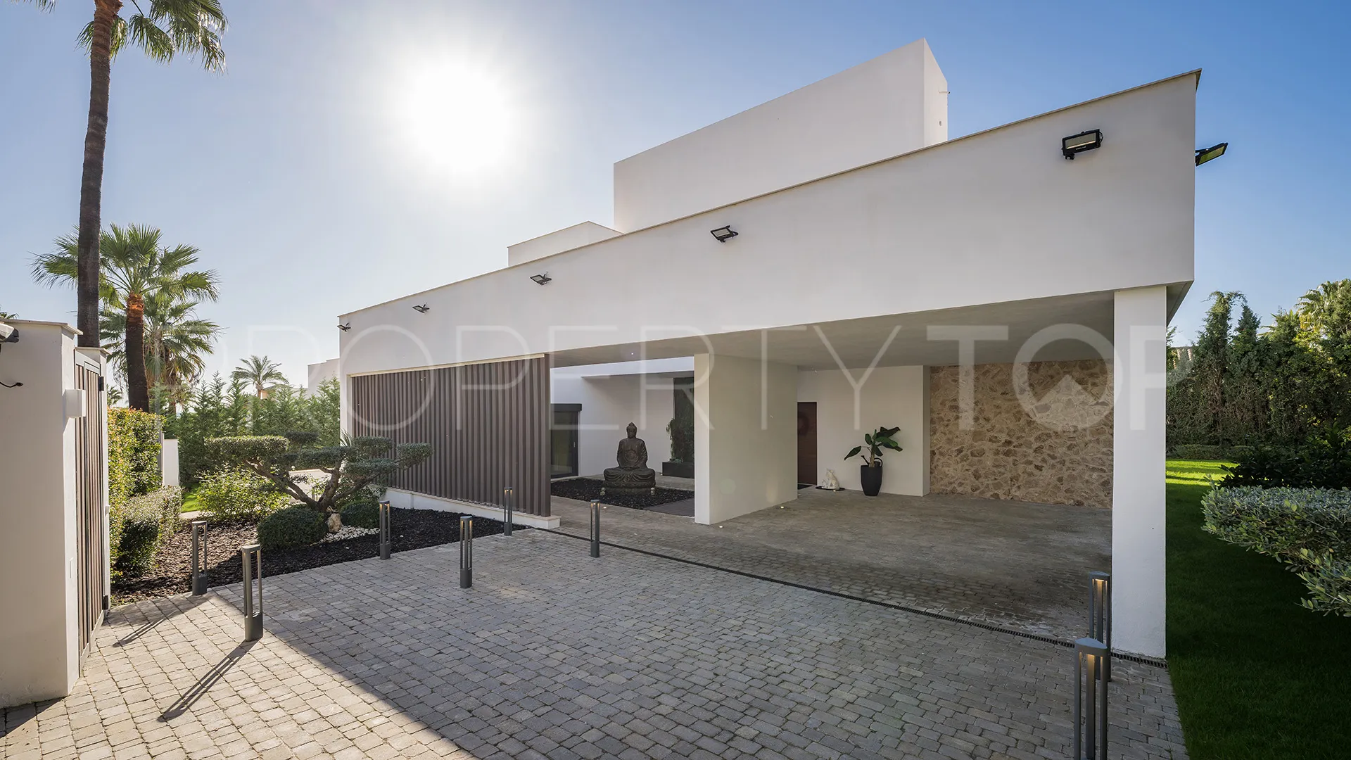 Villa for sale in Las Chapas