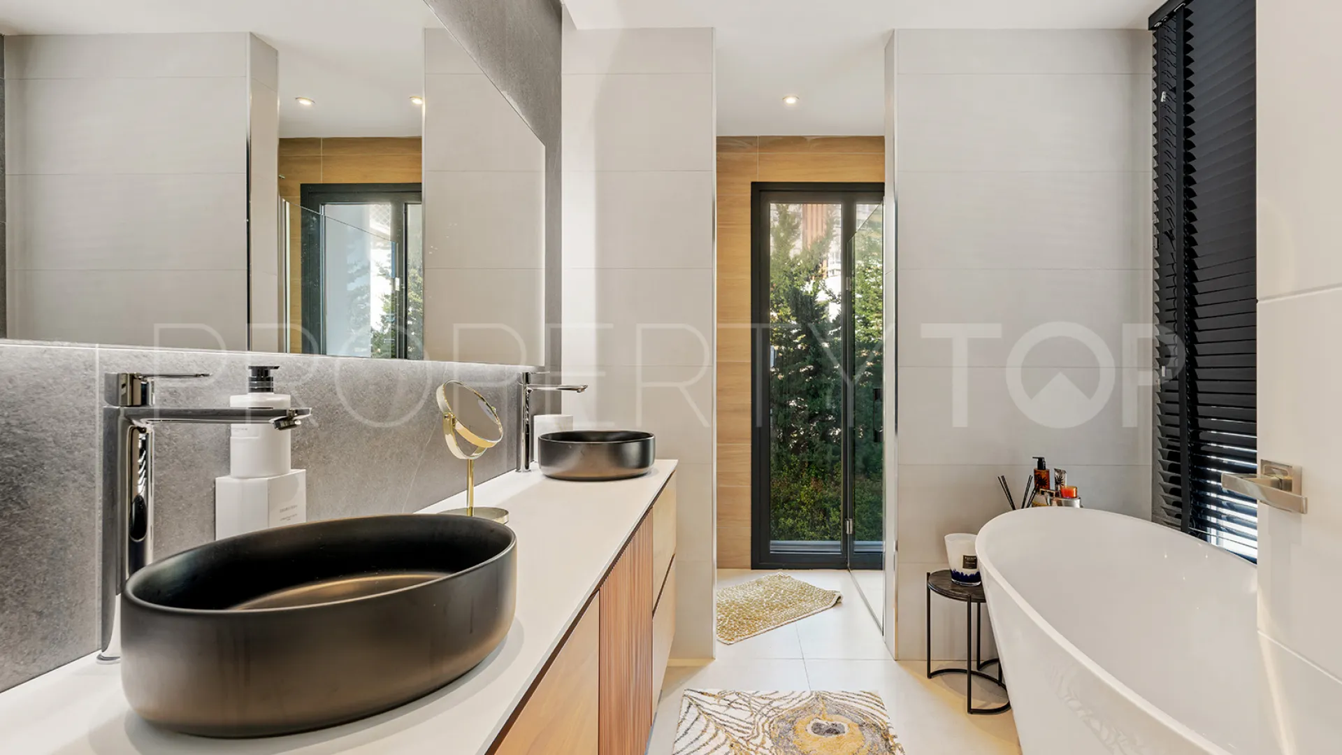 Villa for sale in Las Chapas