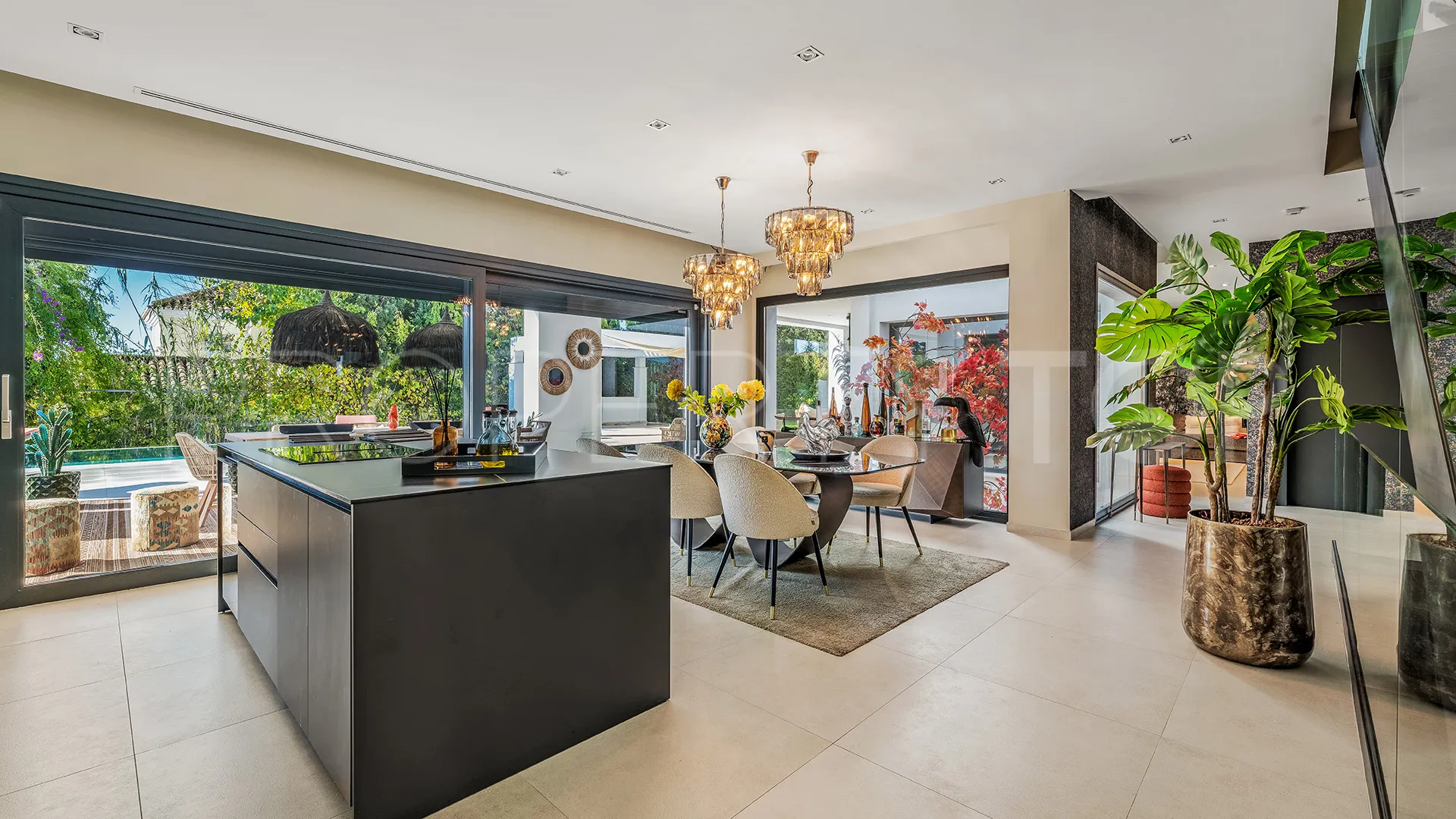 Villa for sale in Las Chapas