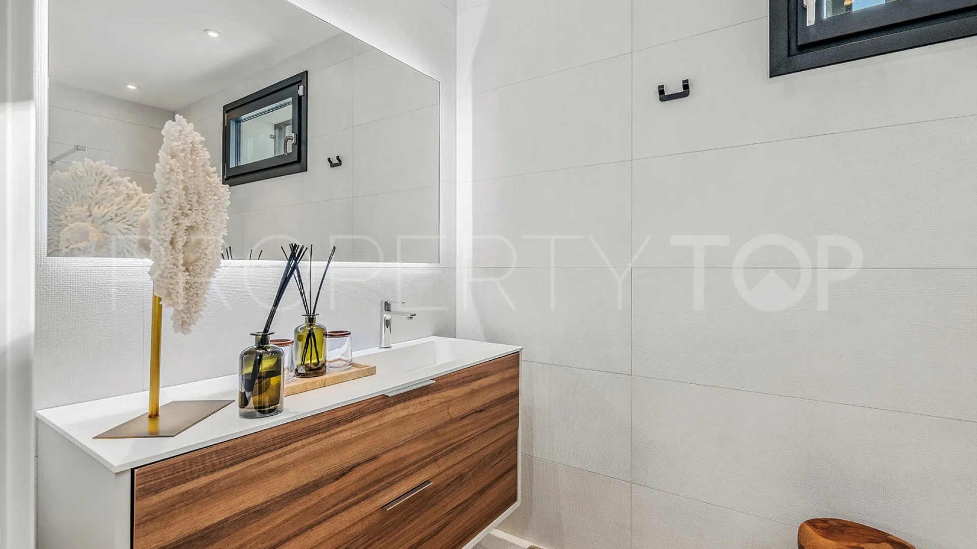 Villa for sale in Las Chapas