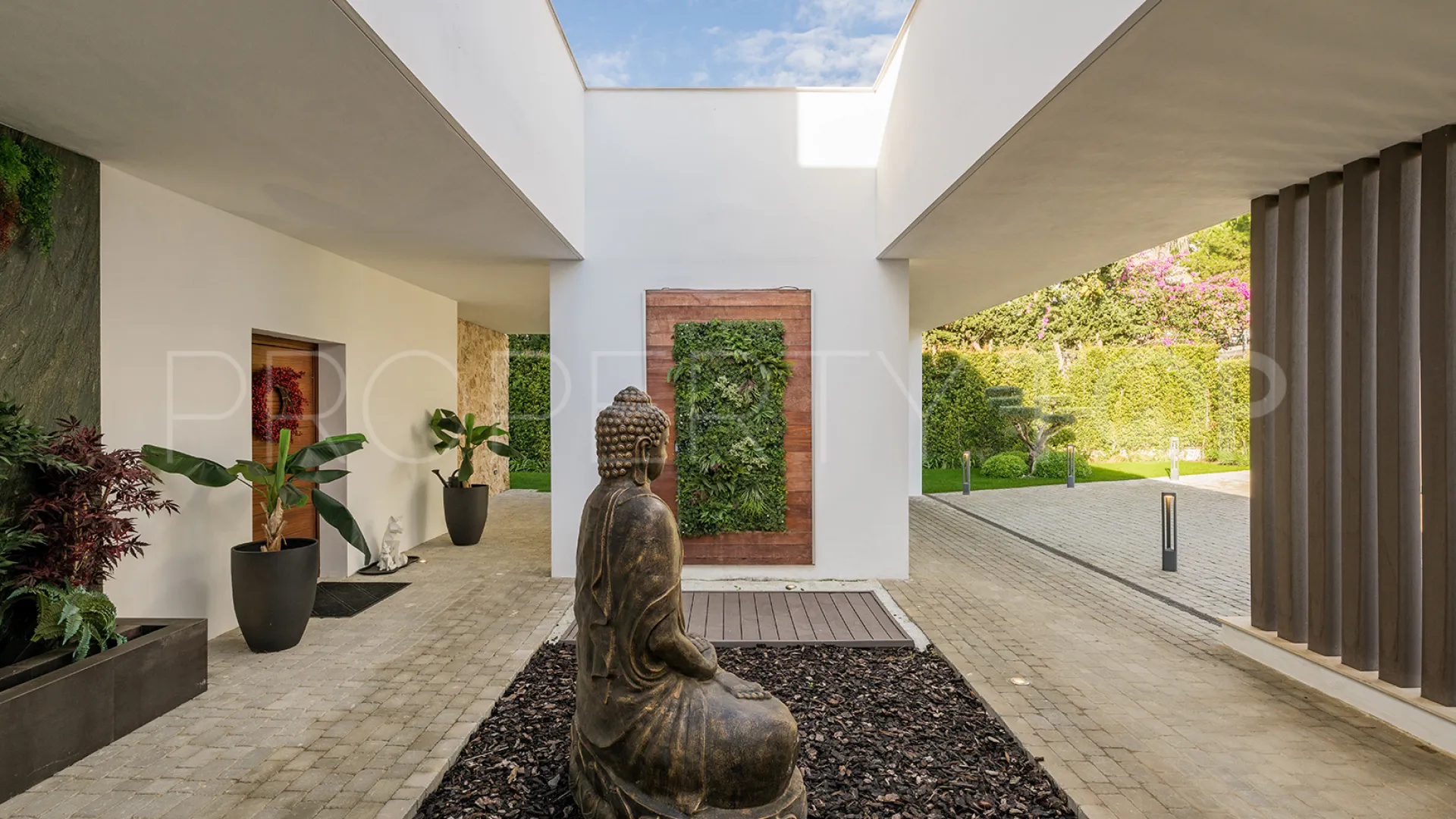 Villa for sale in Las Chapas