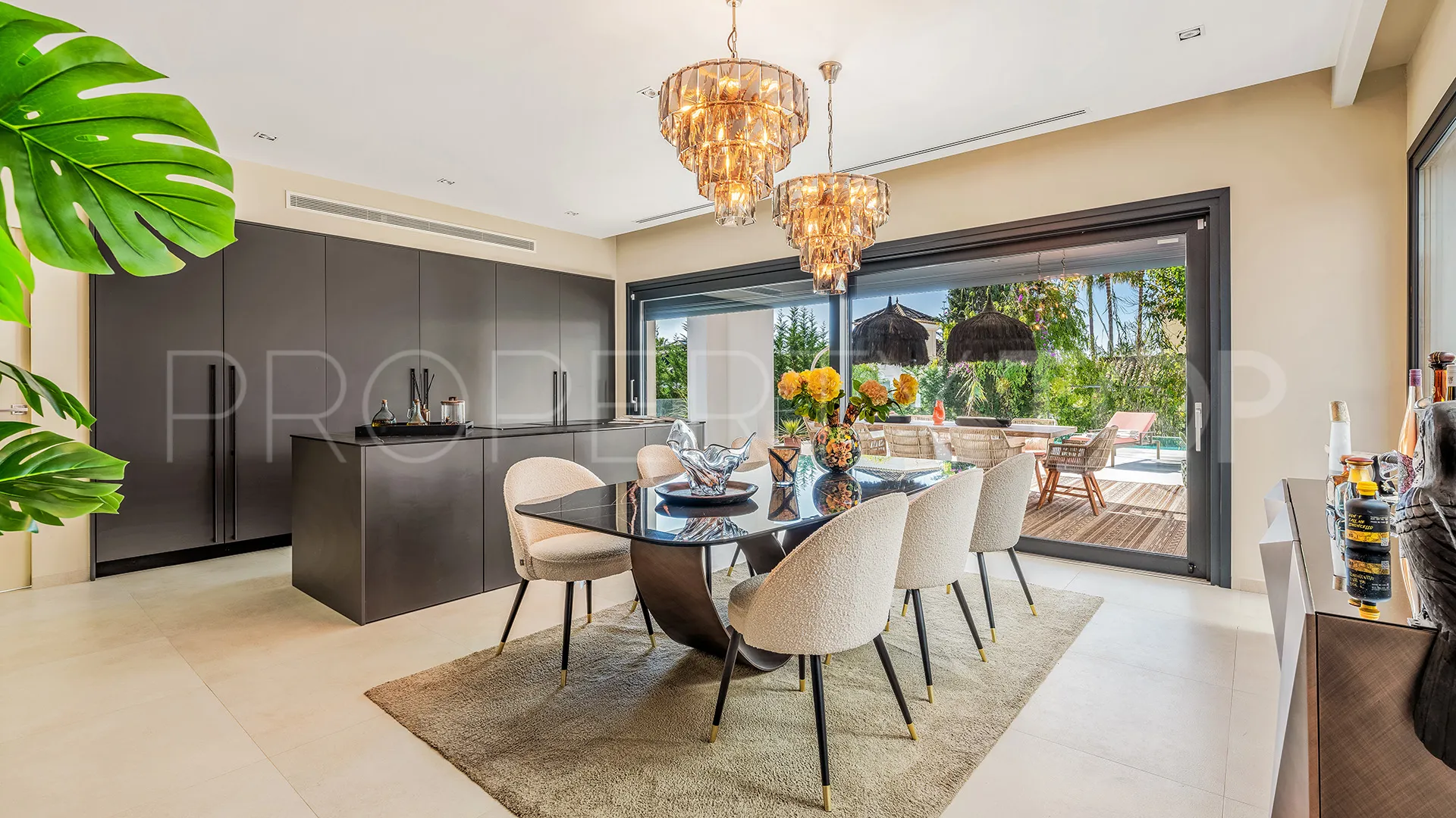 Villa for sale in Las Chapas